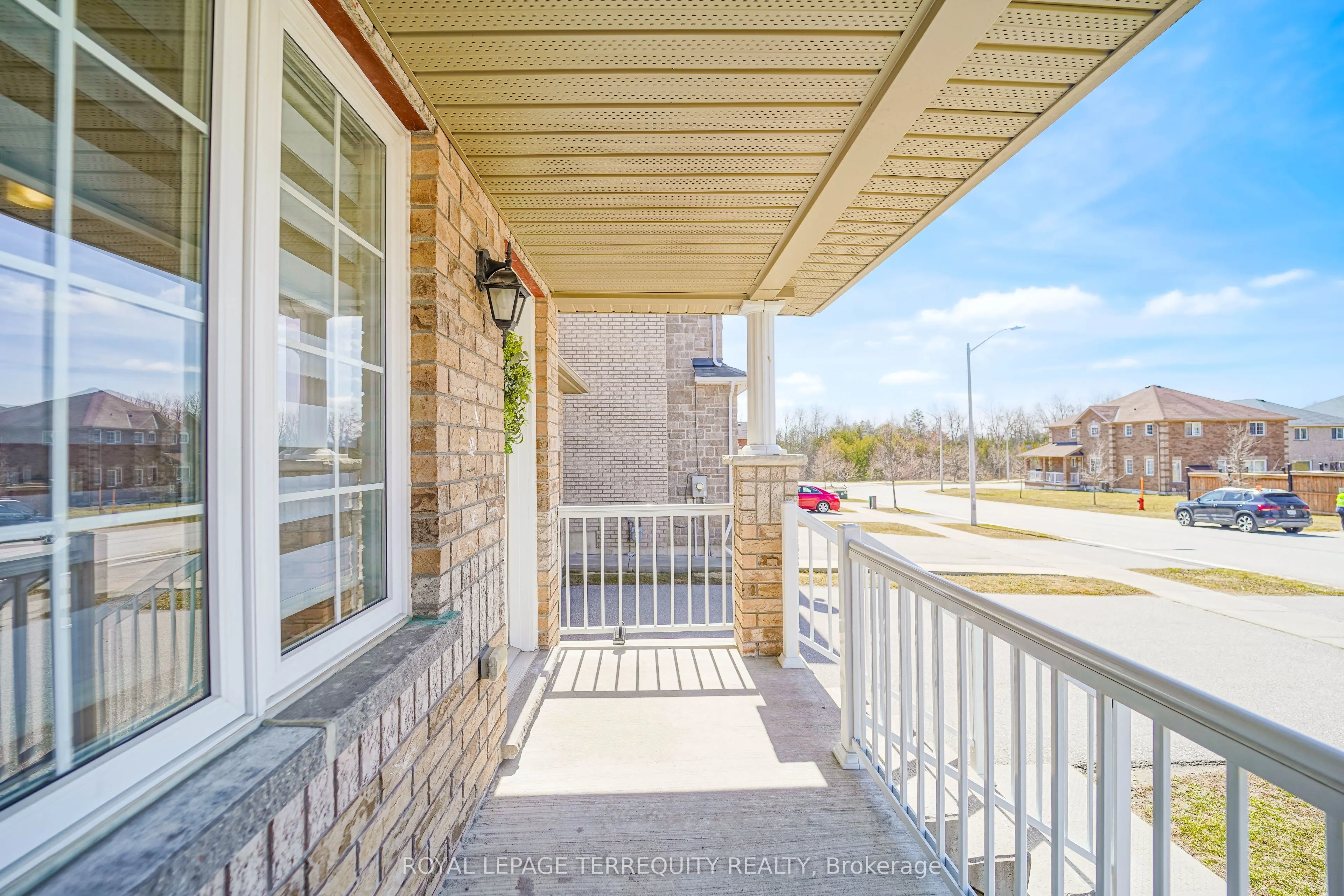 2251 Whitewood Crescent