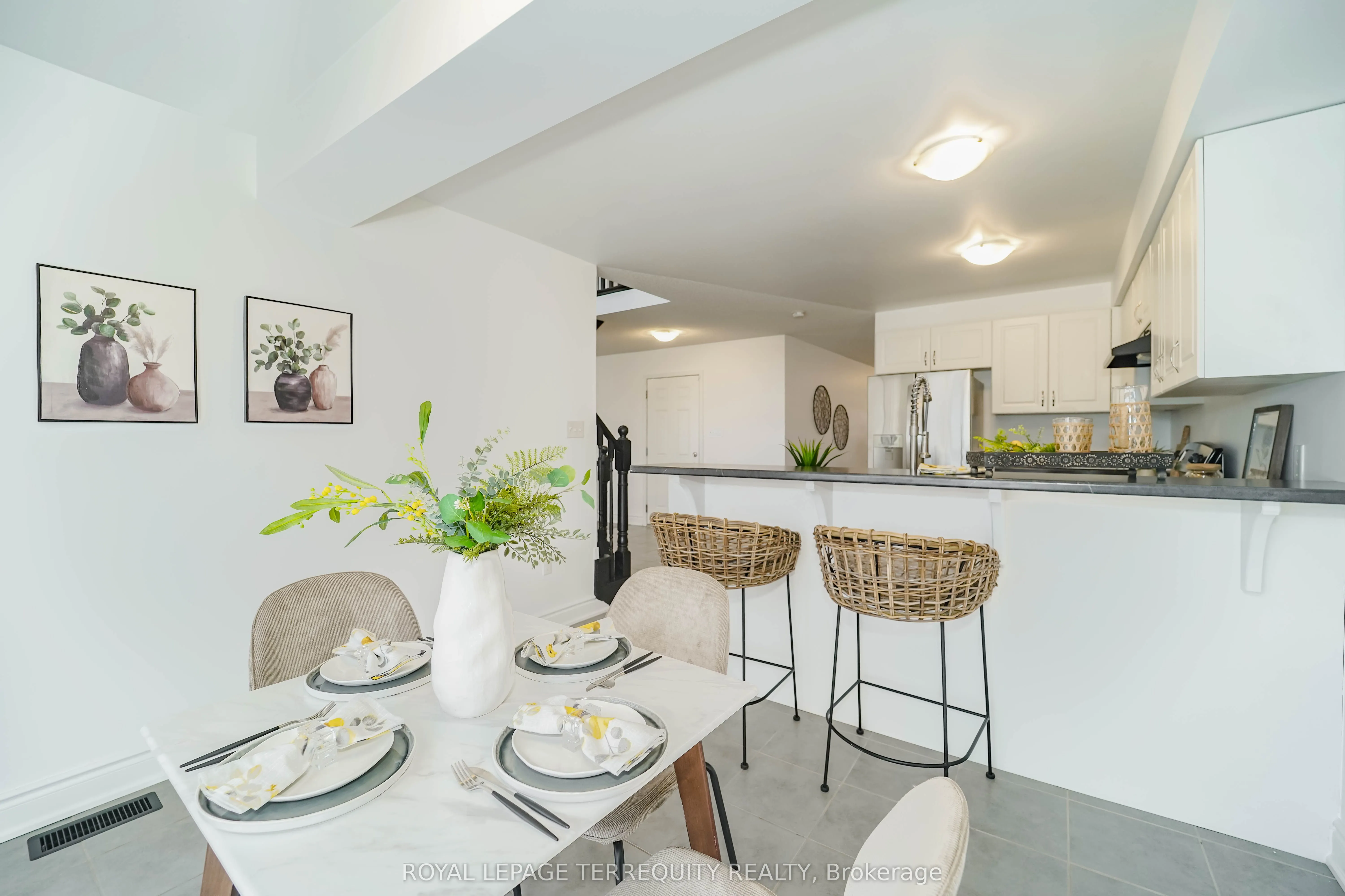 2251 Whitewood Crescent