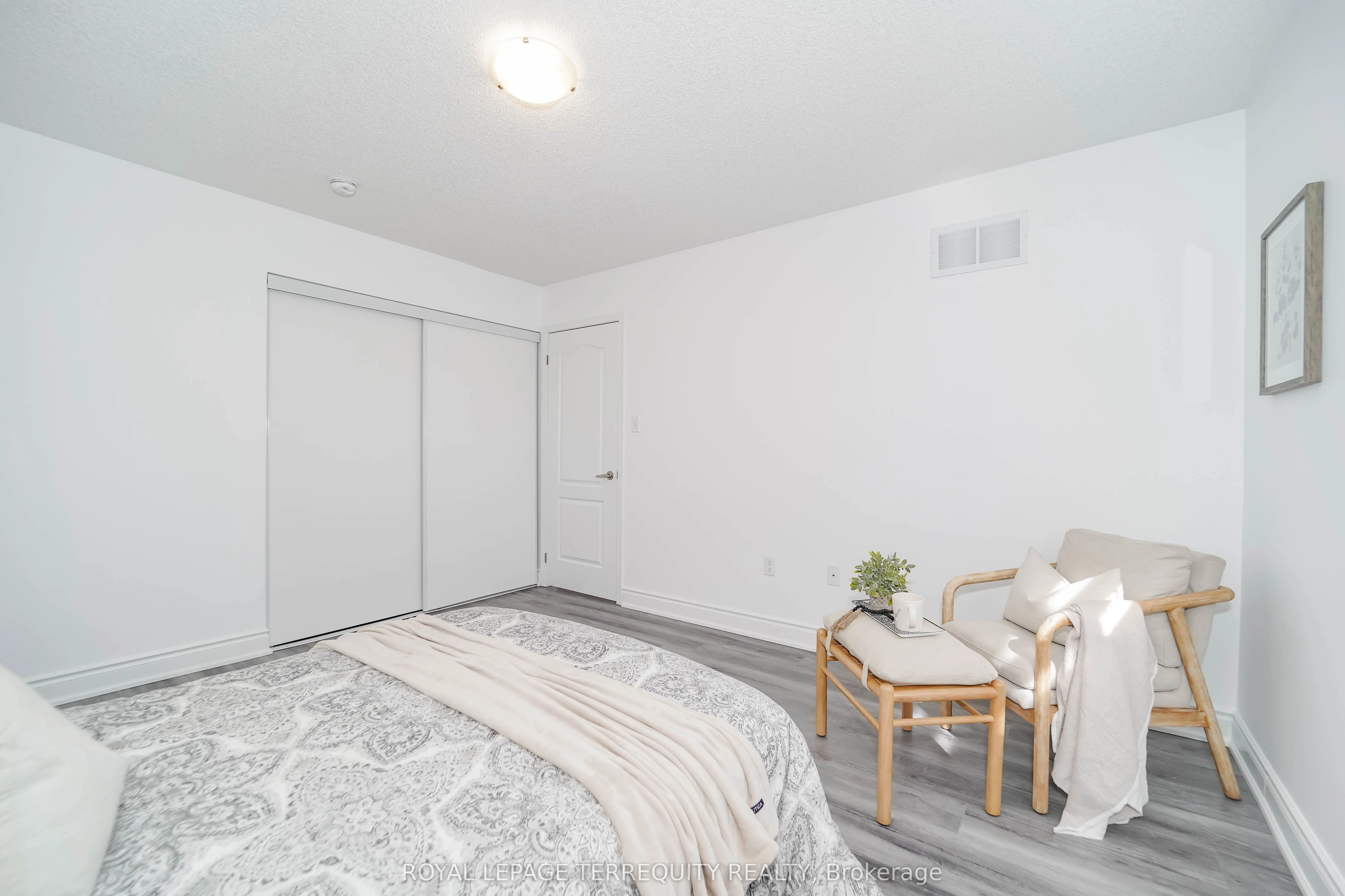 2251 Whitewood Crescent