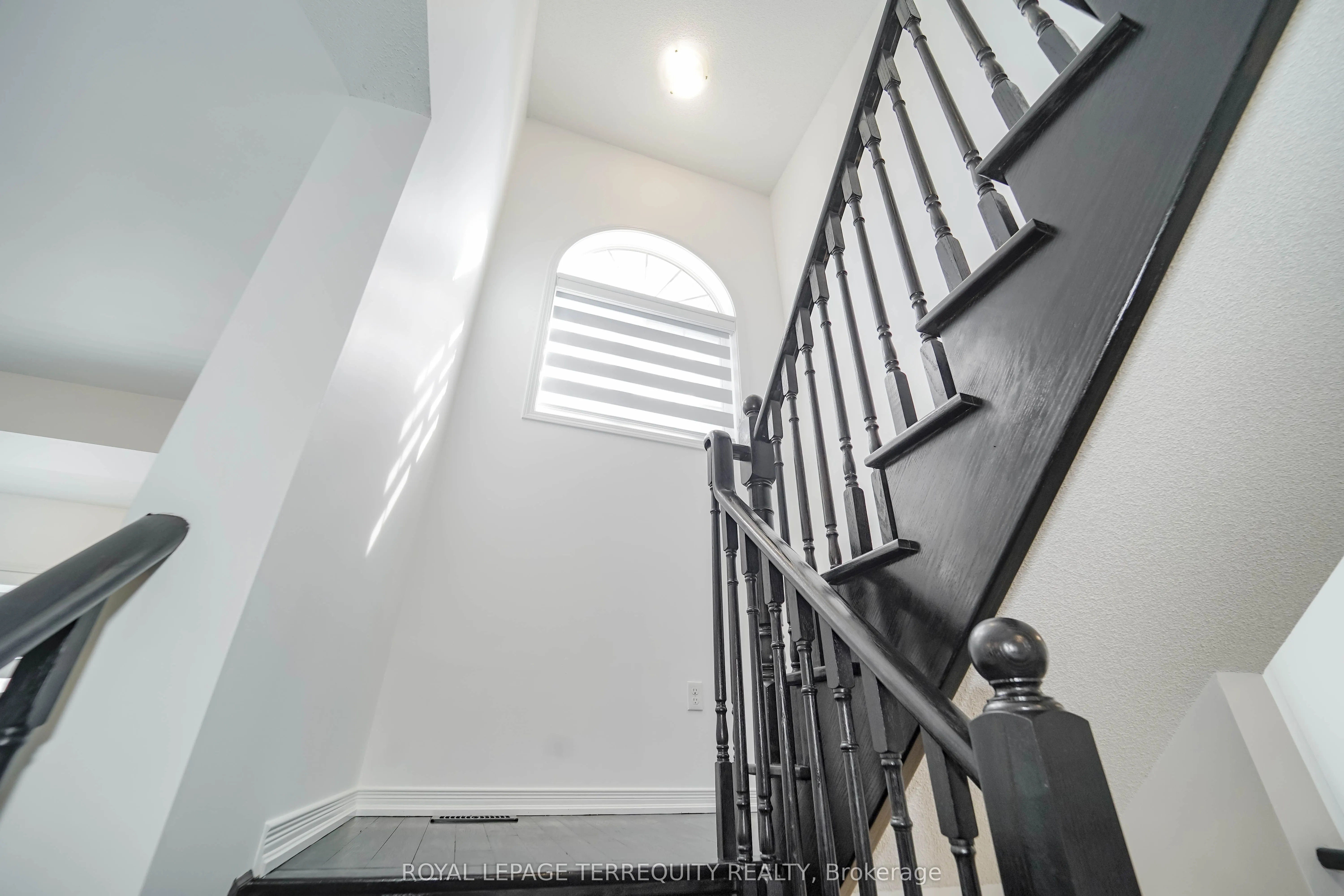 2251 Whitewood Crescent