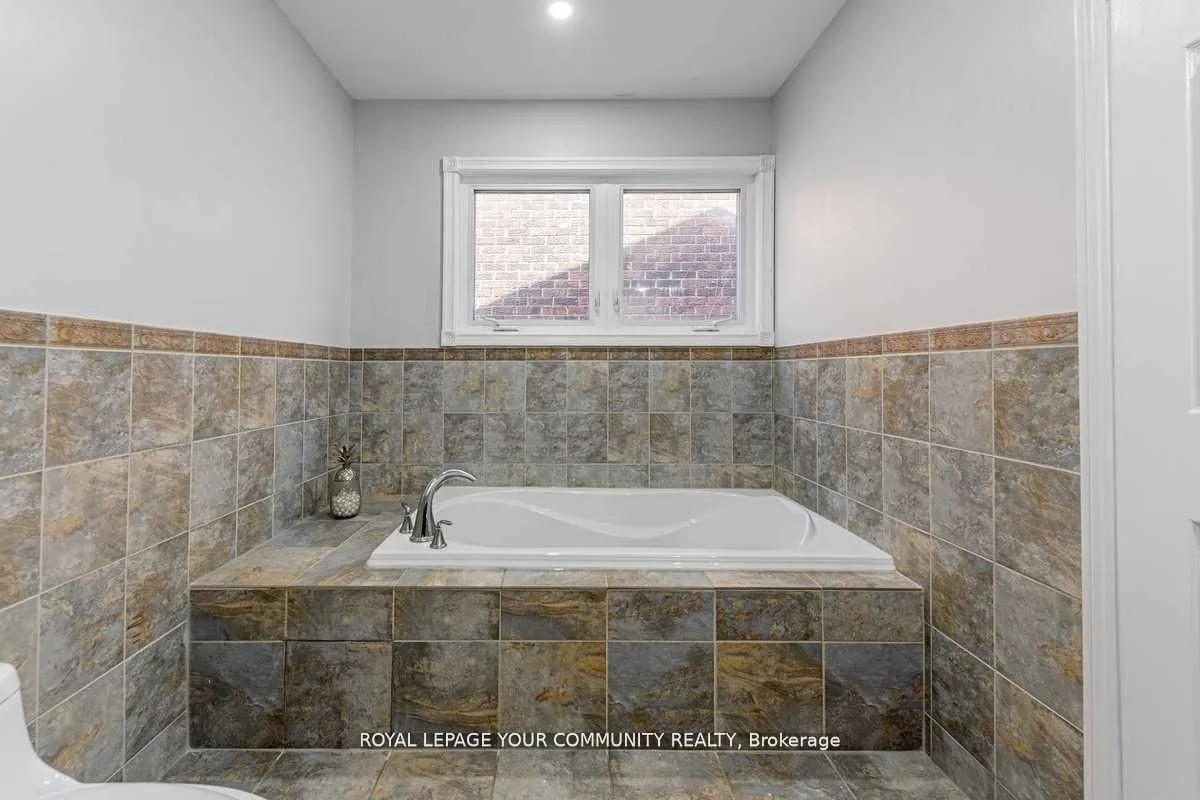 26 Millcroft Way