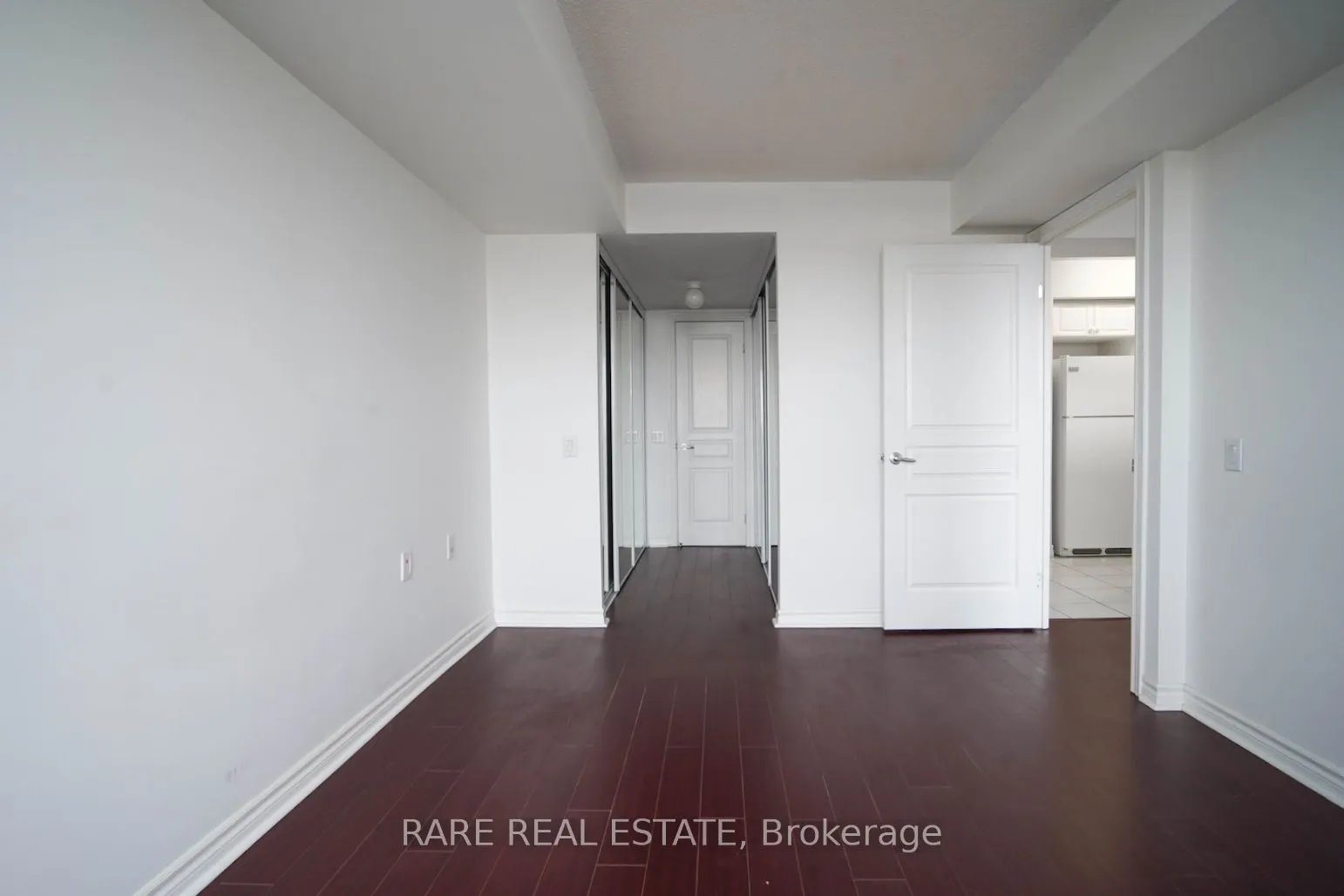 9015 Leslie Street, #807