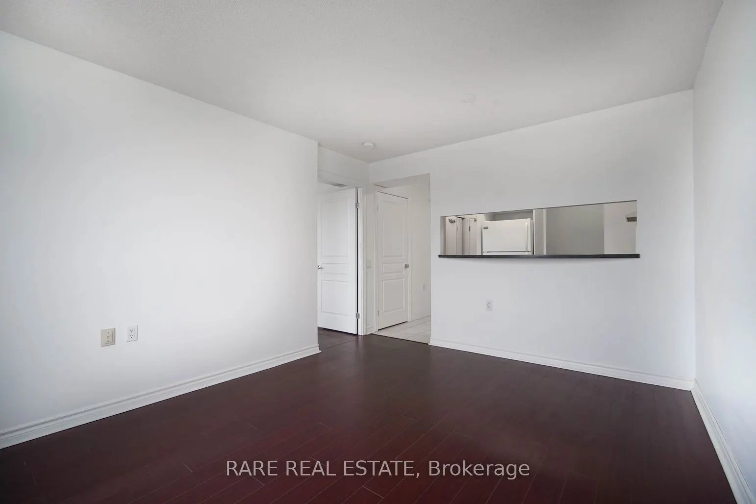 9015 Leslie Street, #807