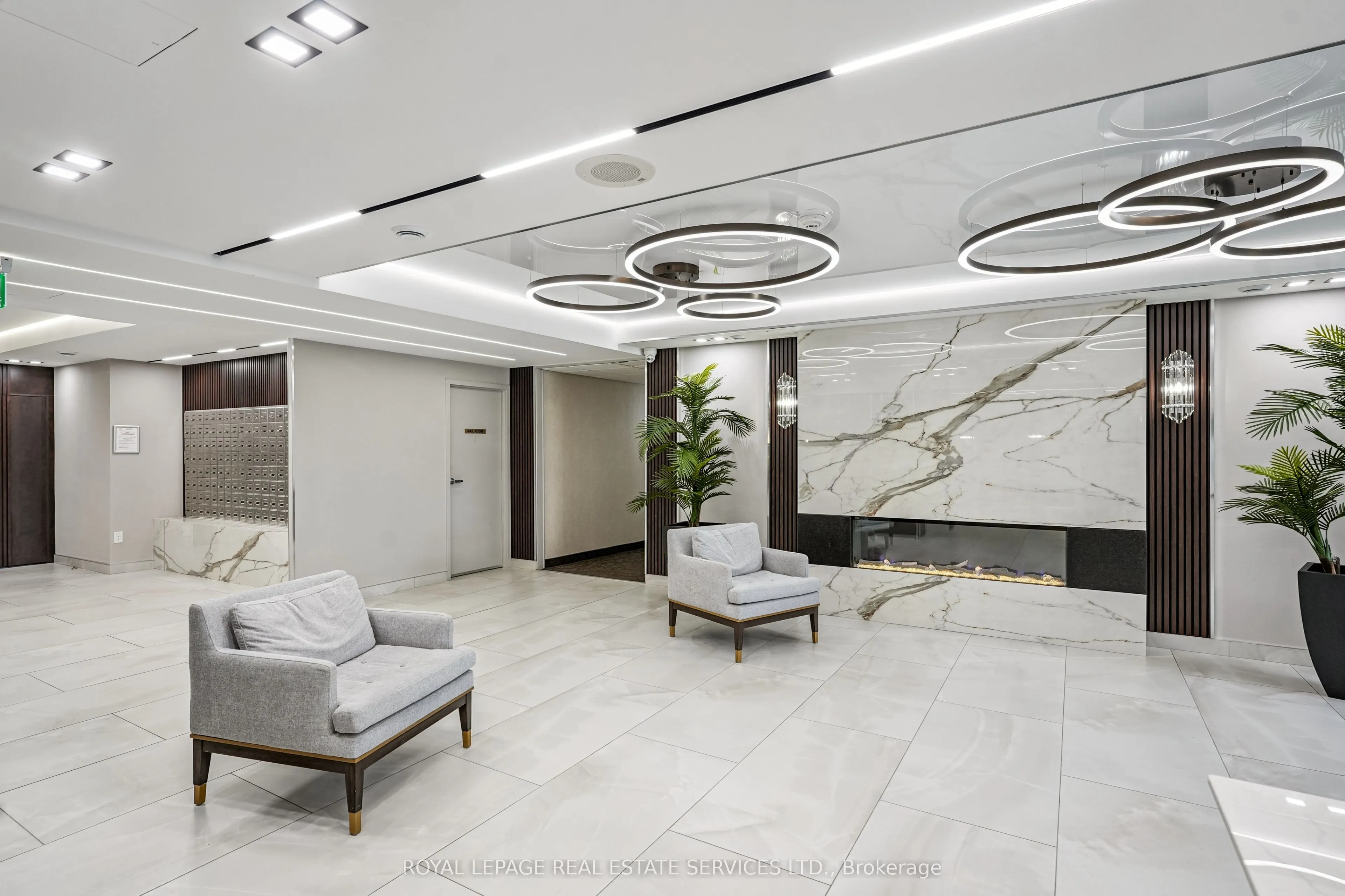 30 Harding Boulevard W, #417