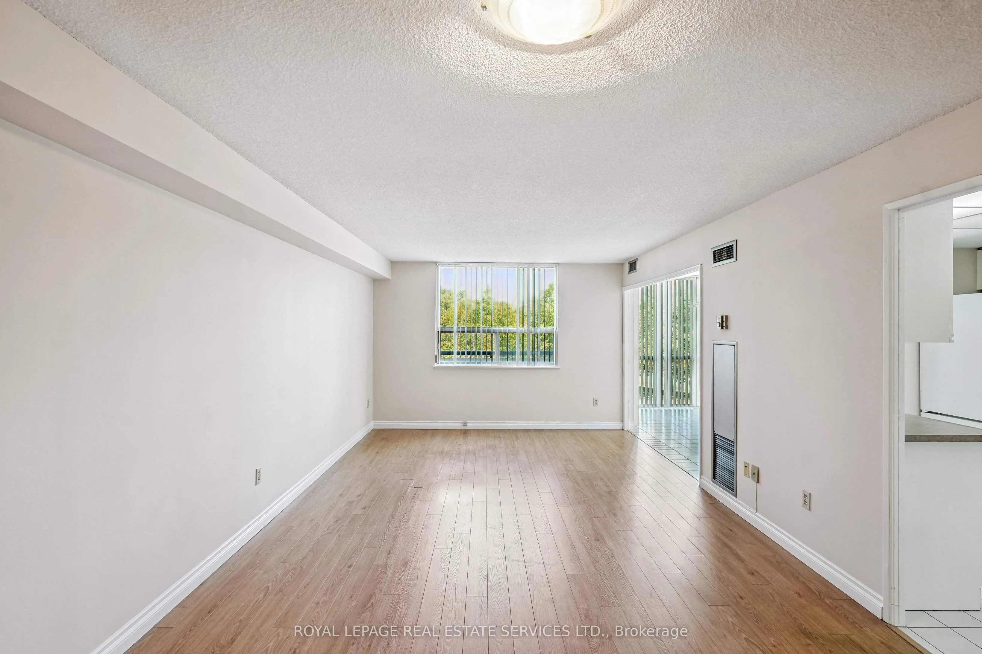 30 Harding Boulevard W, #417