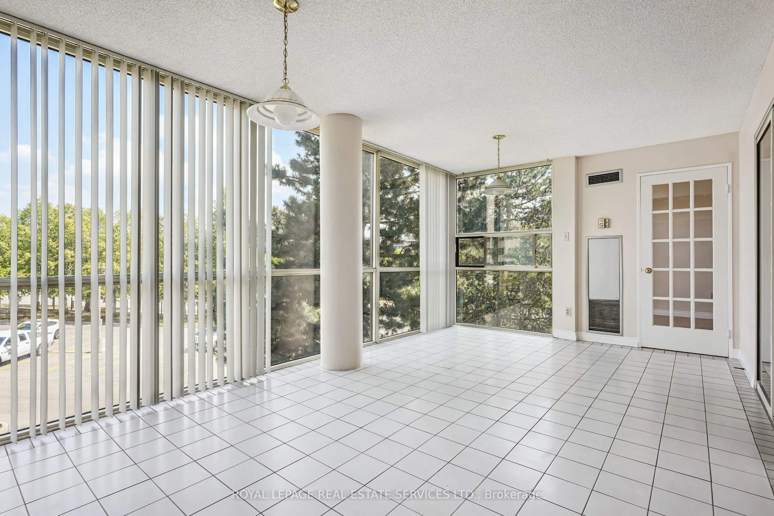 30 Harding Boulevard W, #417