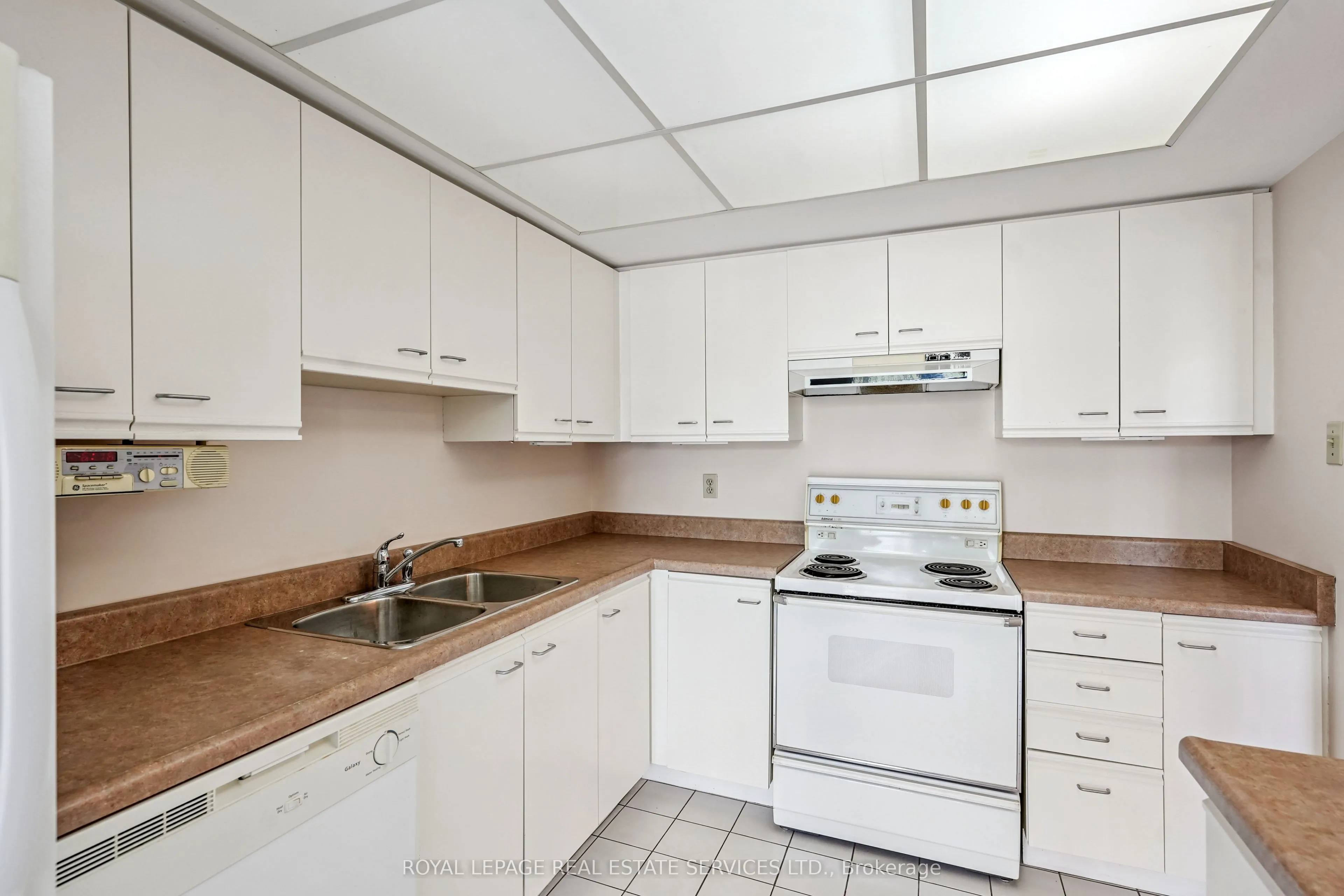 30 Harding Boulevard W, #417