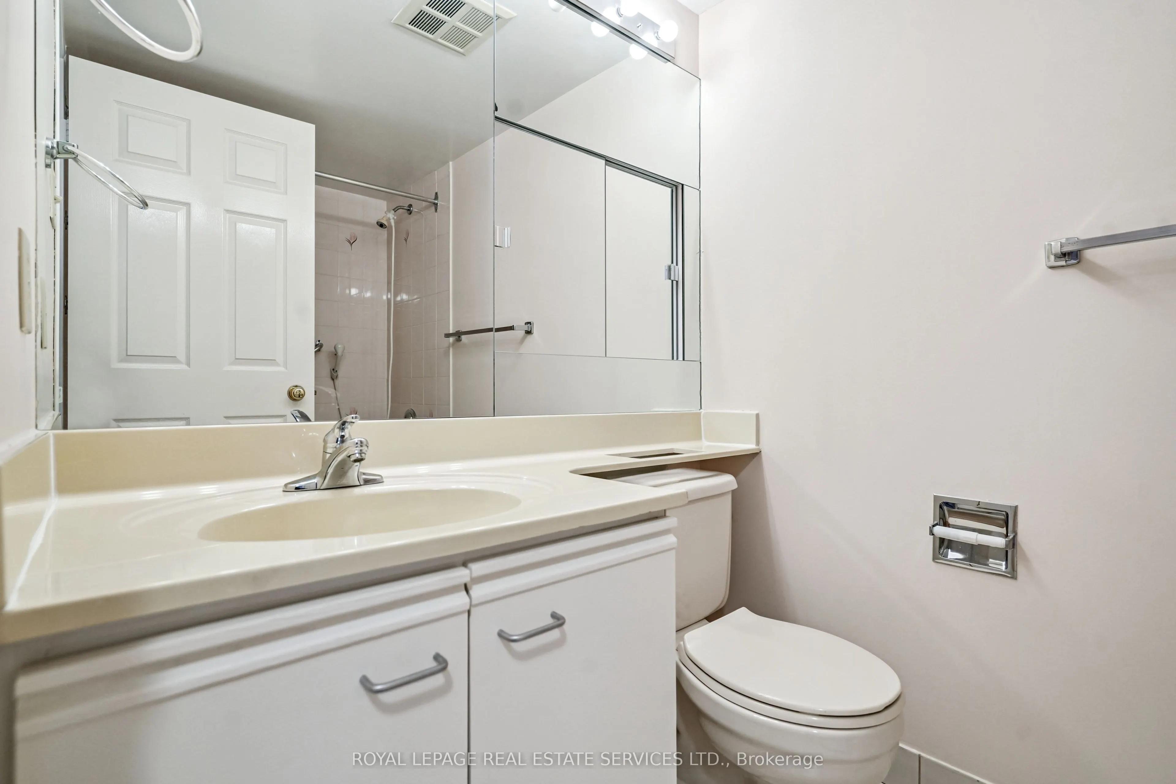 30 Harding Boulevard W, #417