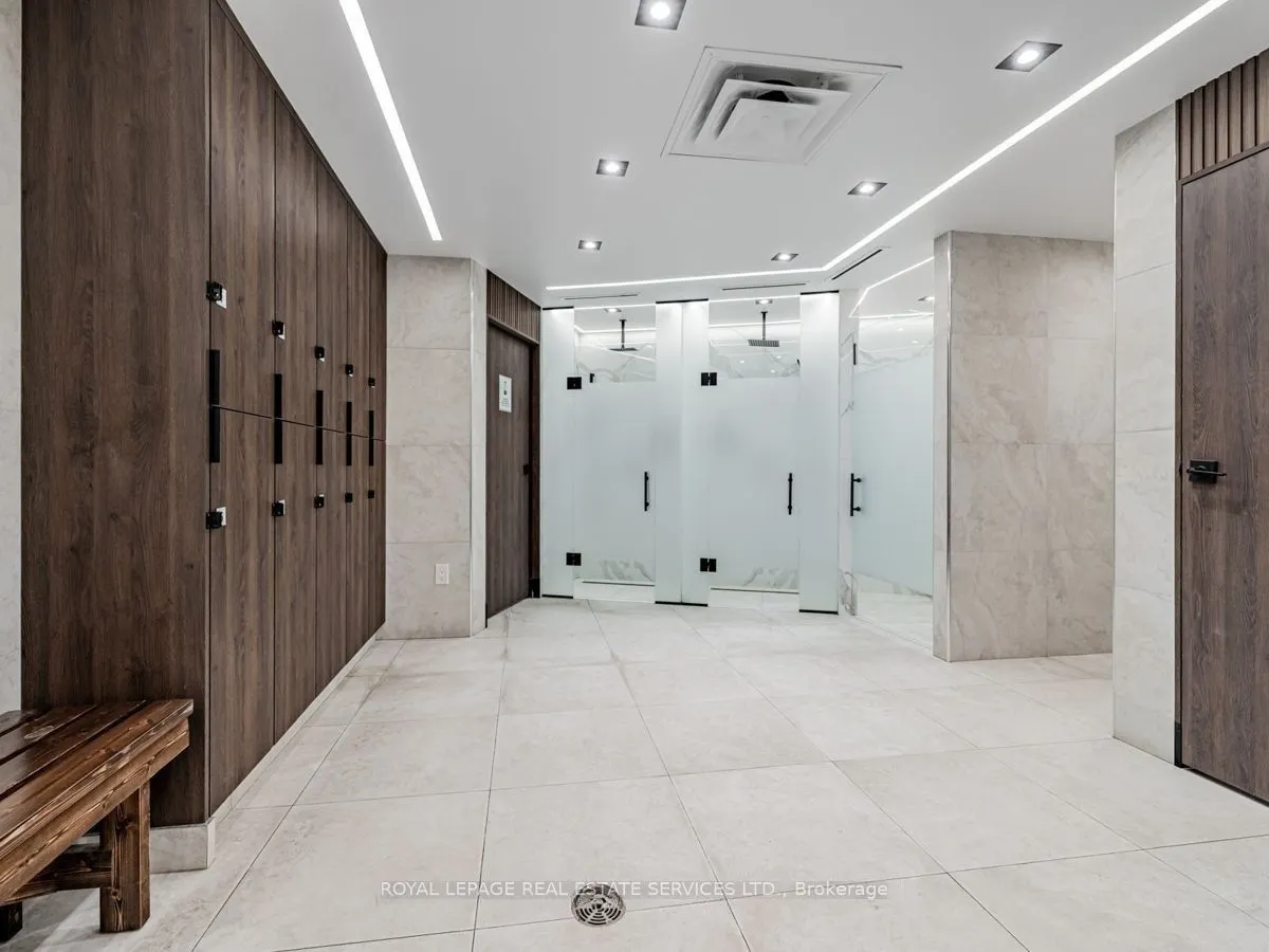 30 Harding Boulevard W, #417