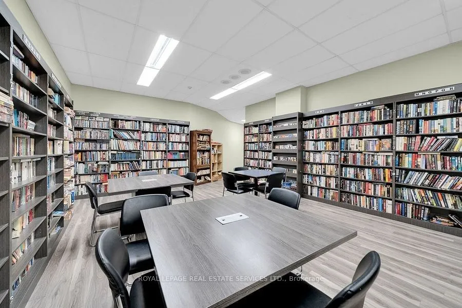 30 Harding Boulevard W, #417