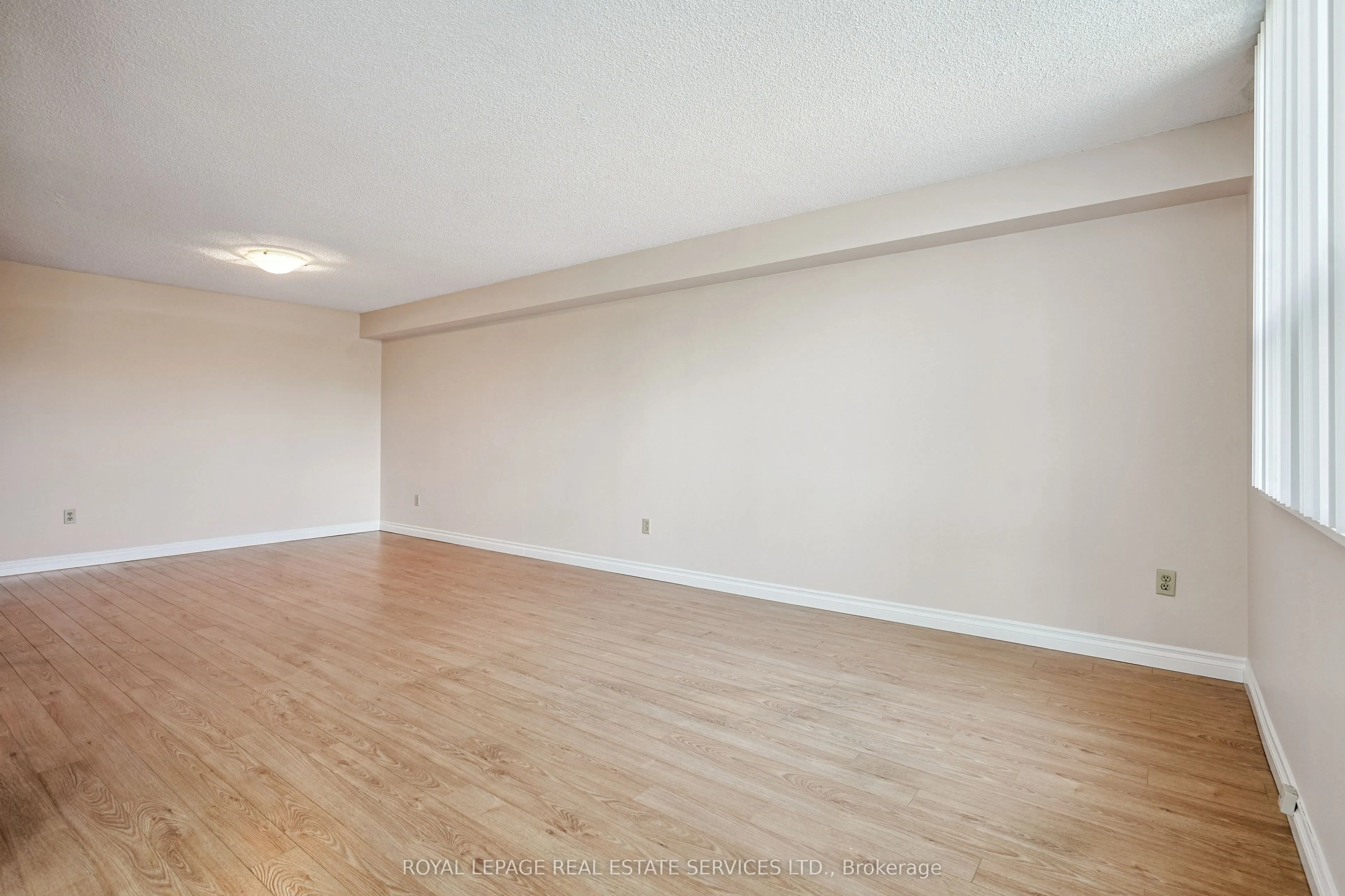 30 Harding Boulevard W, #417