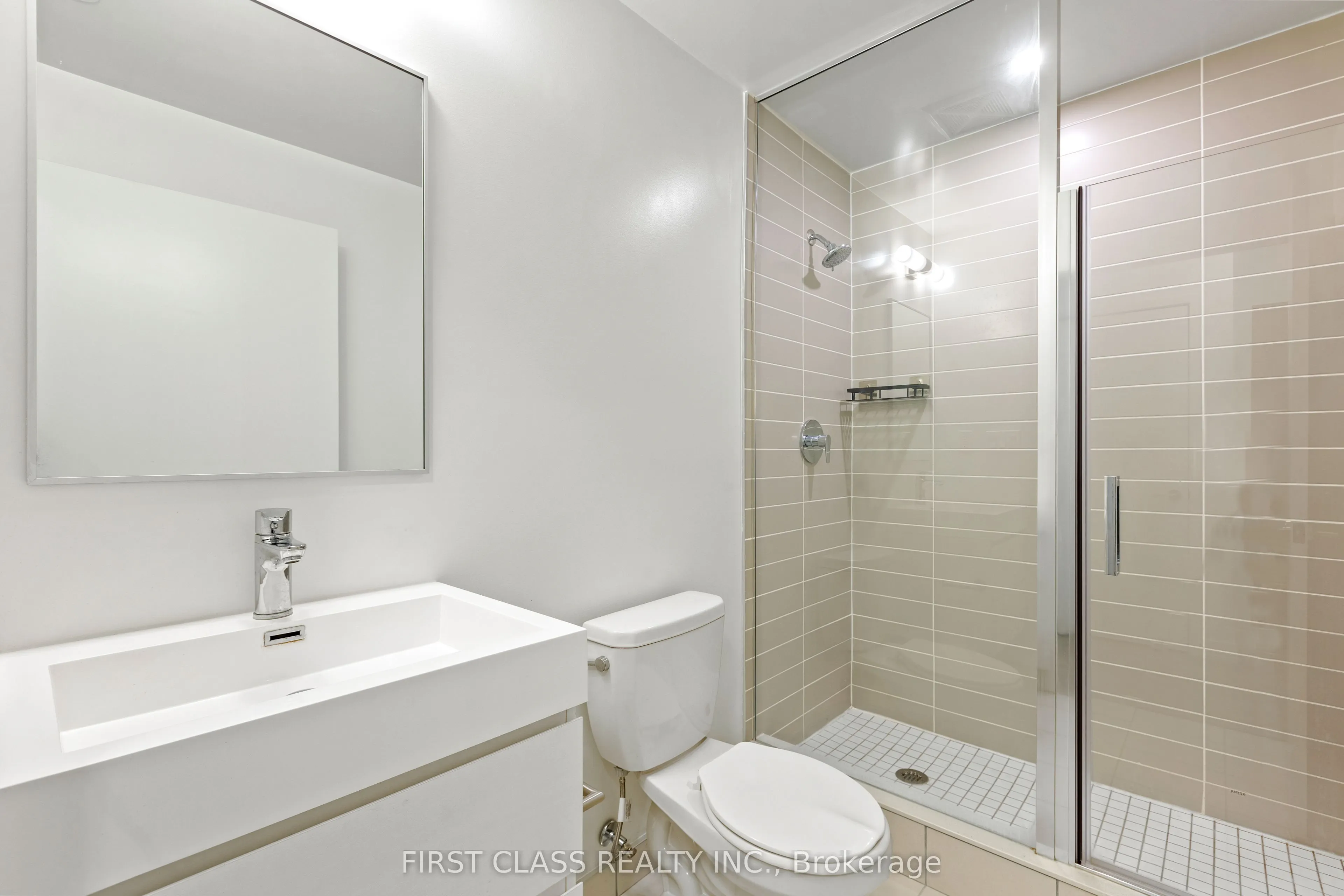 38 Simcoe Promenade W, #405
