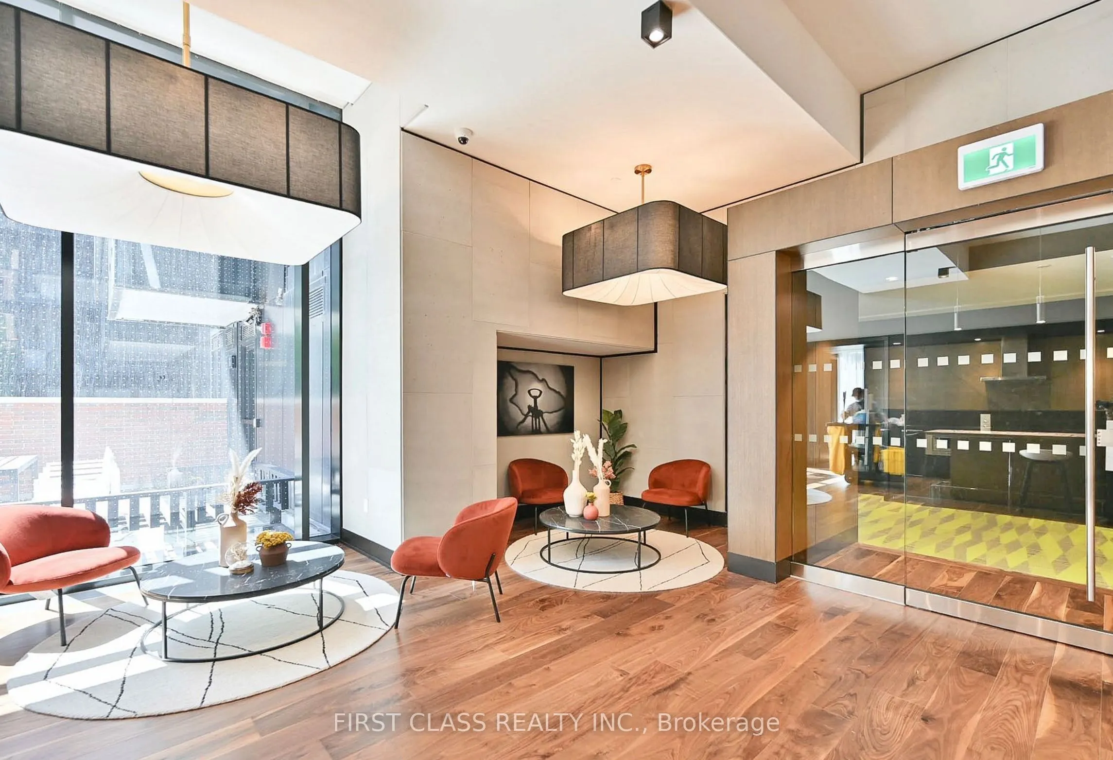 38 Simcoe Promenade W, #405