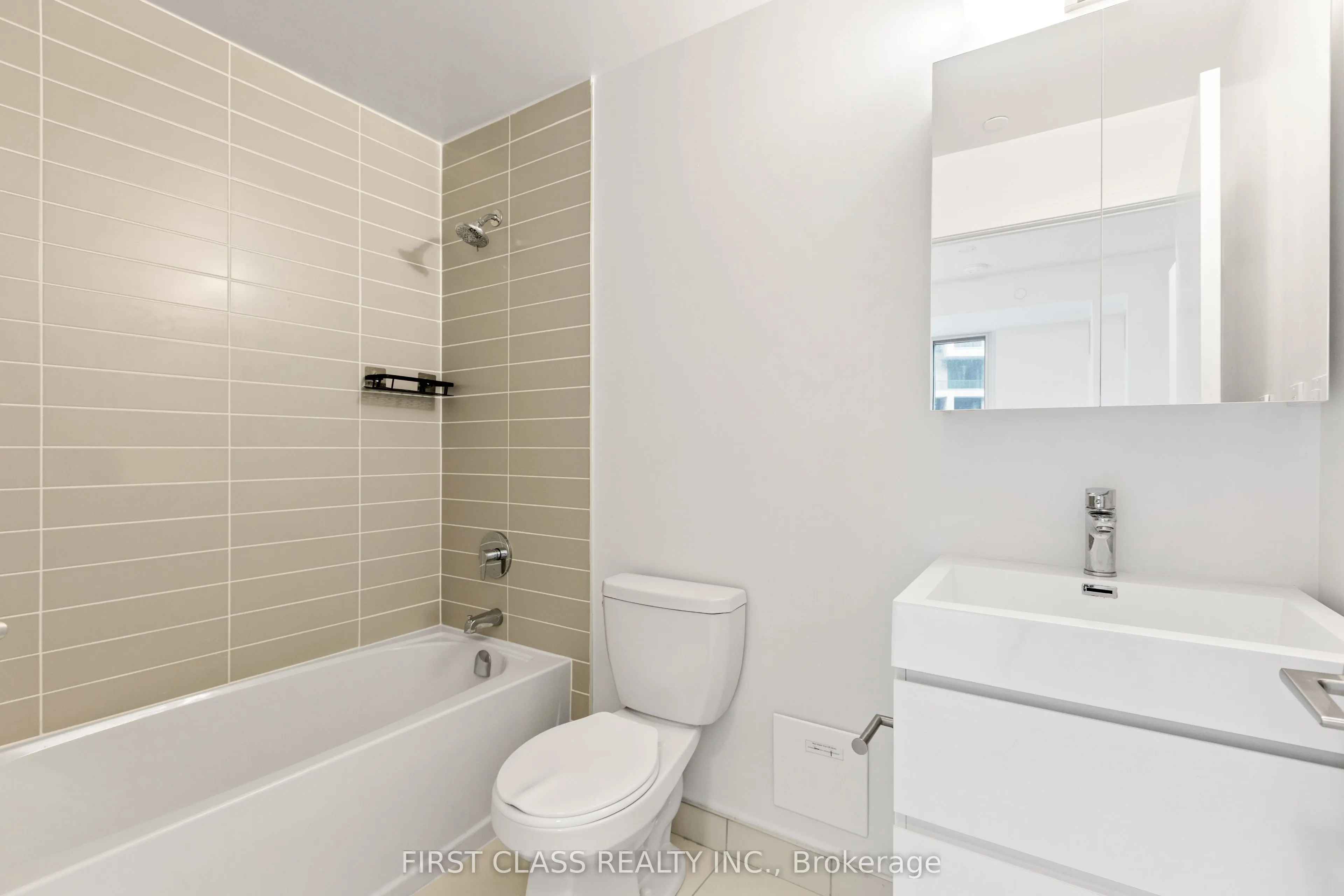 38 Simcoe Promenade W, #405