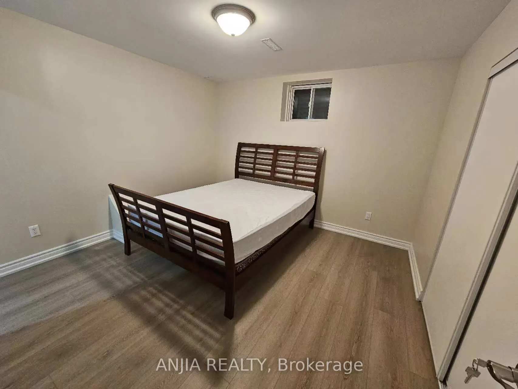30 Braeside Square, #Bsmt