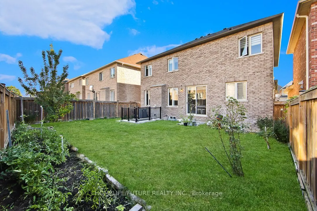 90 Greenspire Avenue