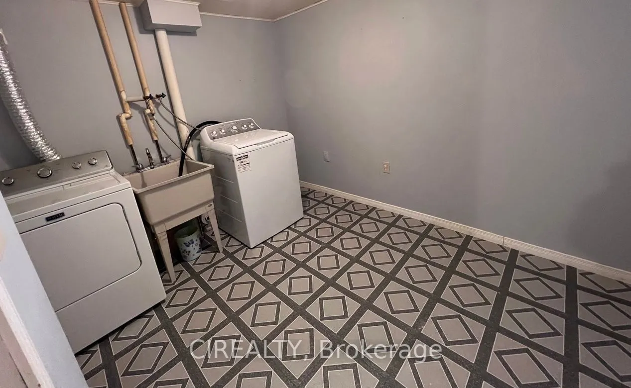 73 Verona Crescent, #Lower