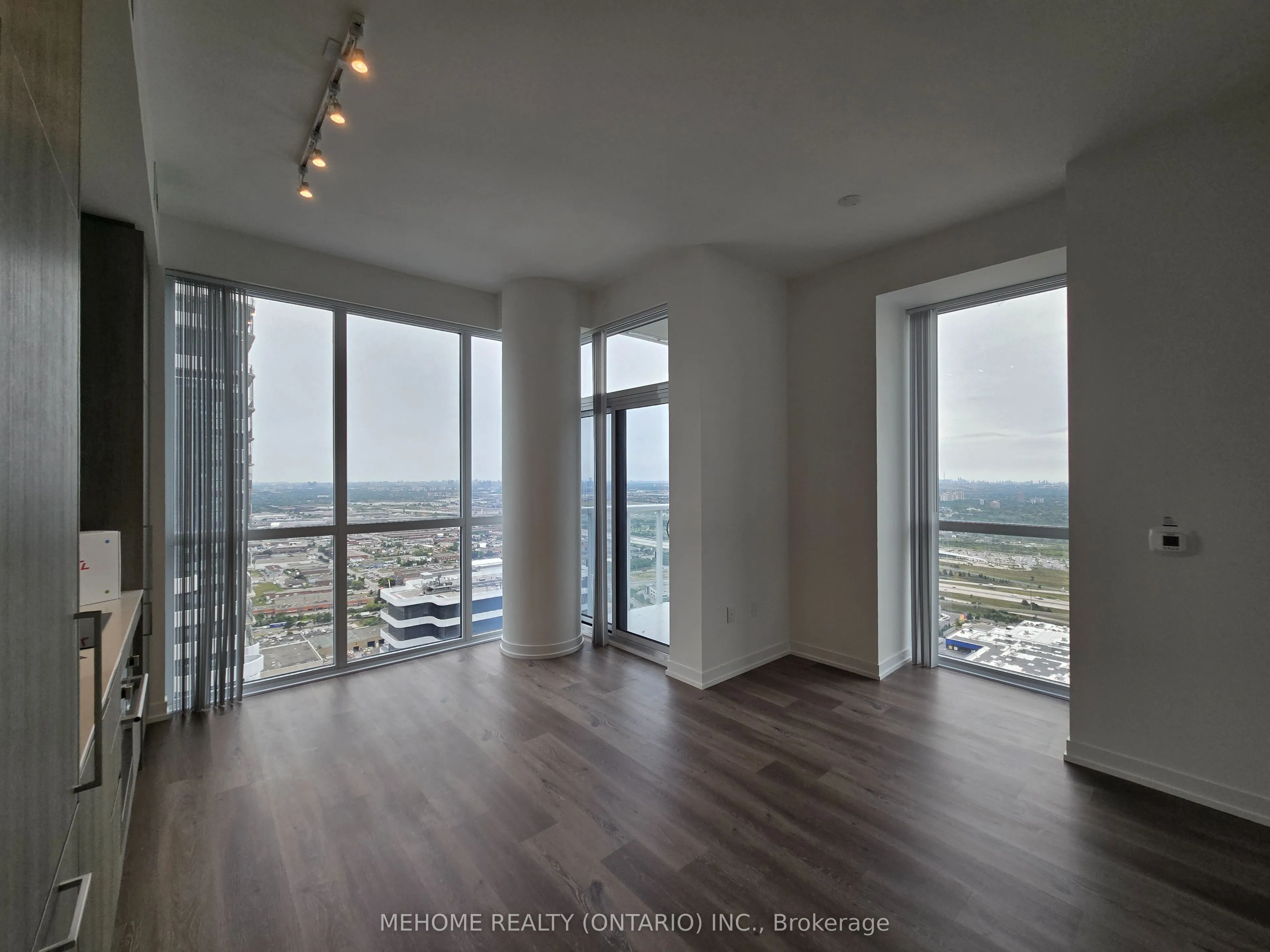 225 Commerce Street, #02