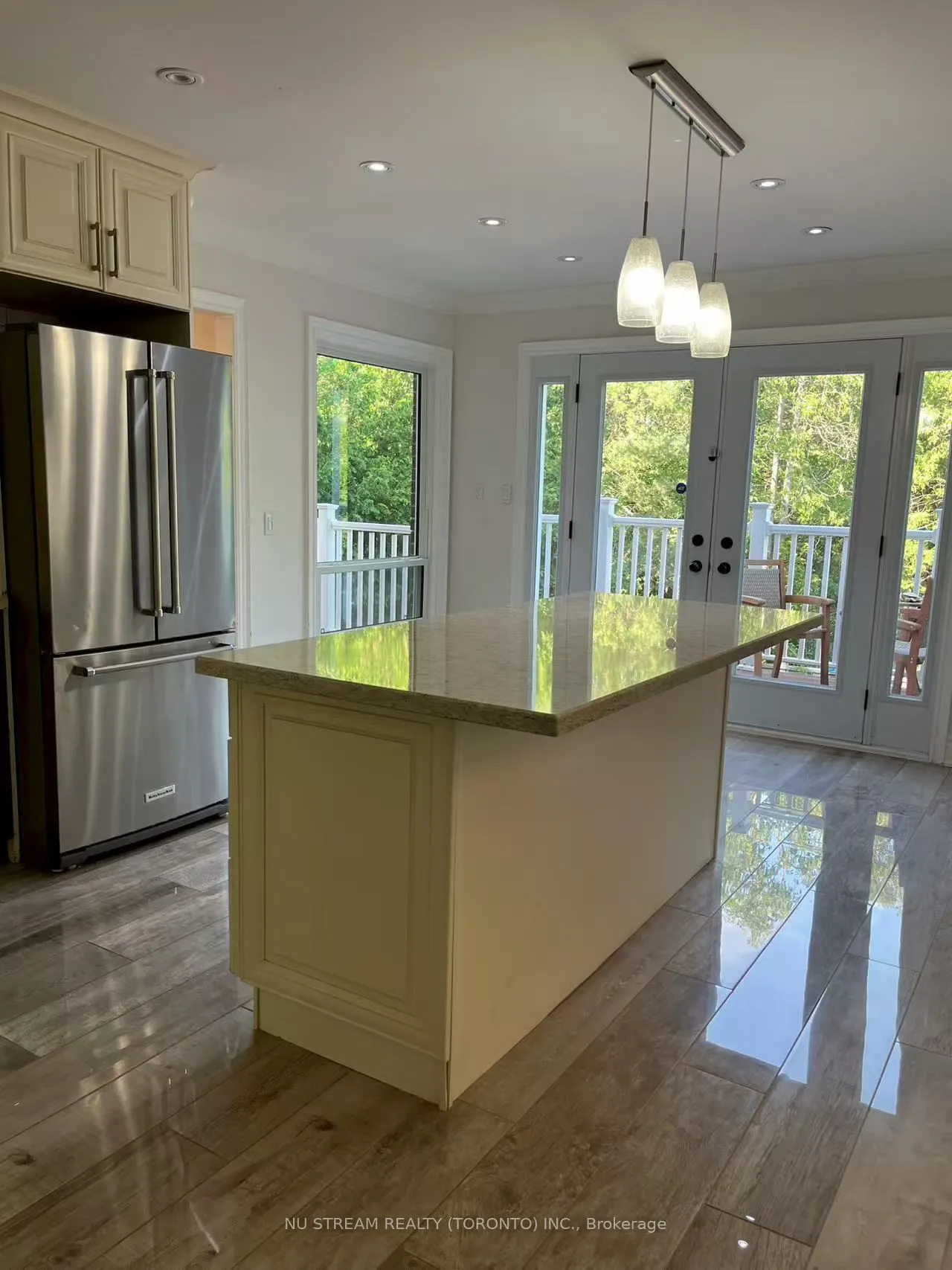 4 hickory Drive