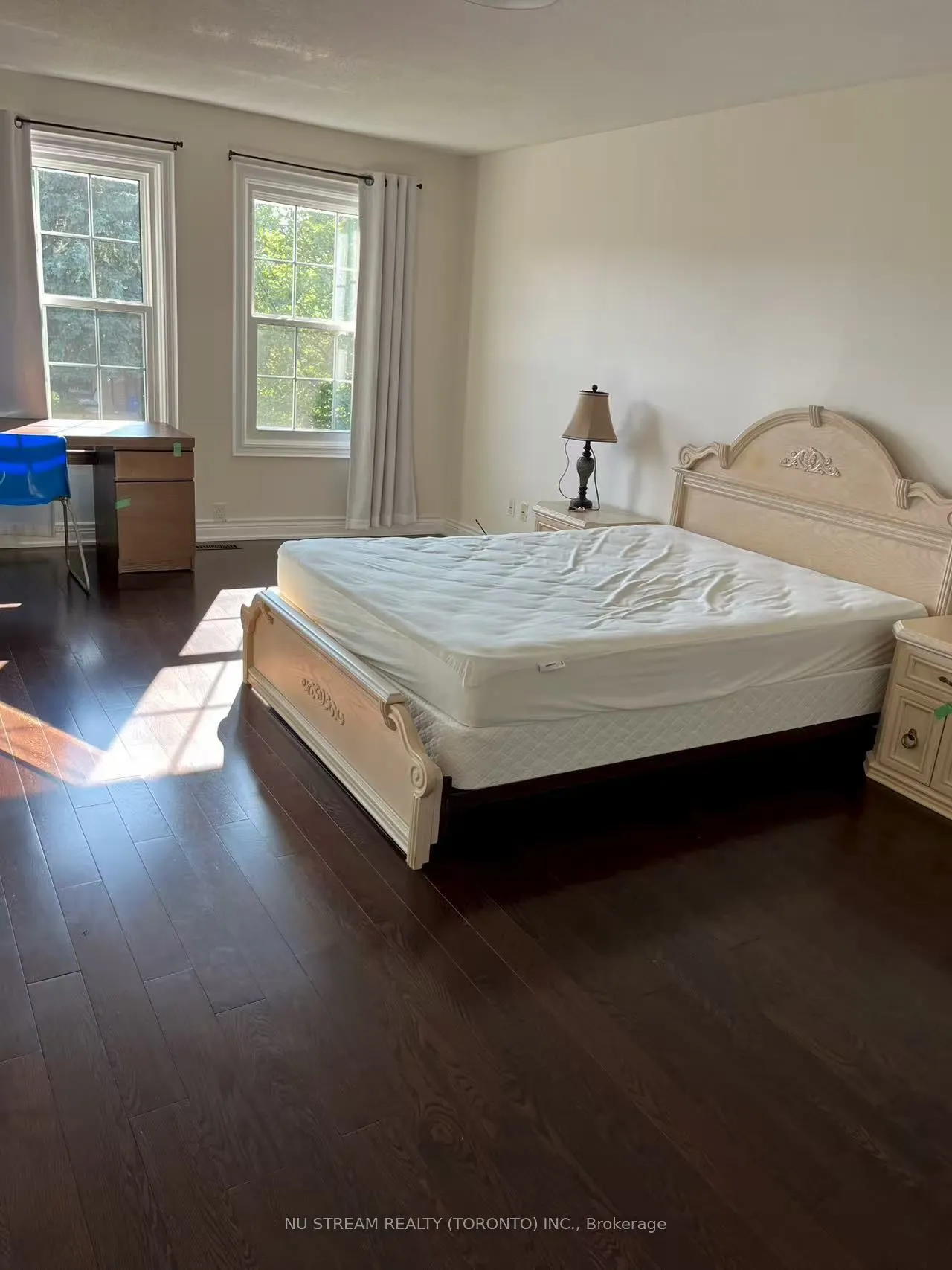 4 hickory Drive