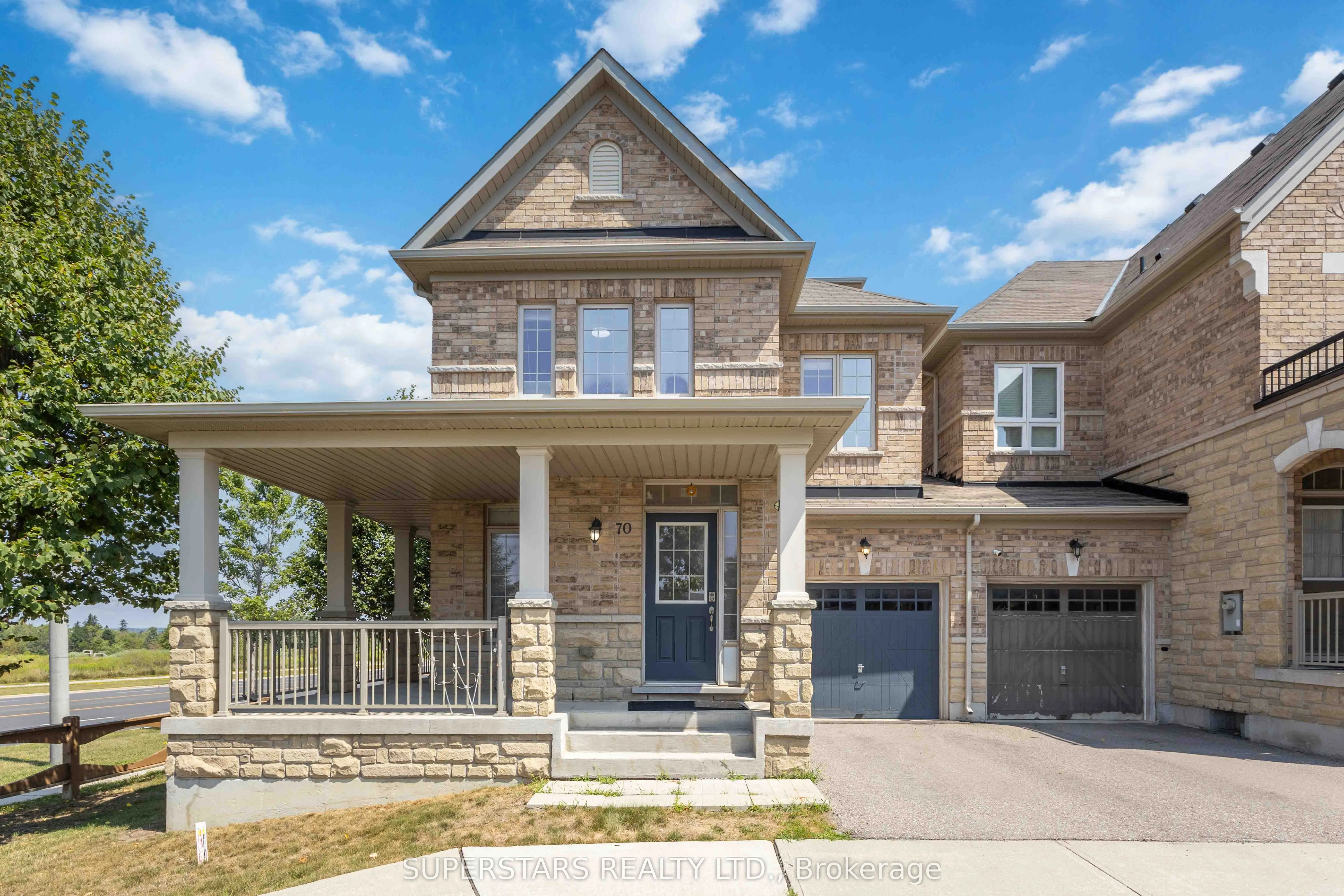 70 Living Cres Crescent