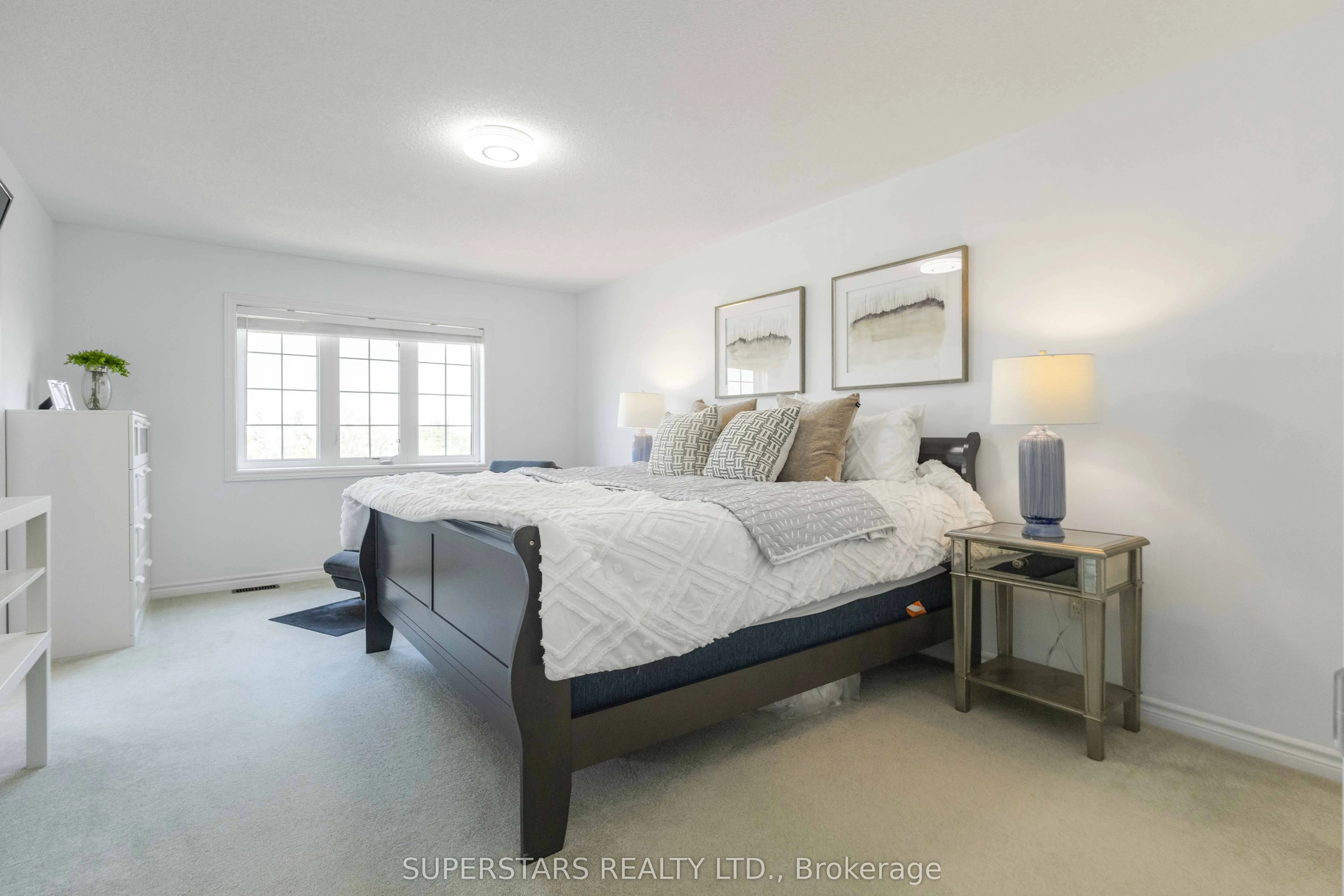 70 Living Cres Crescent