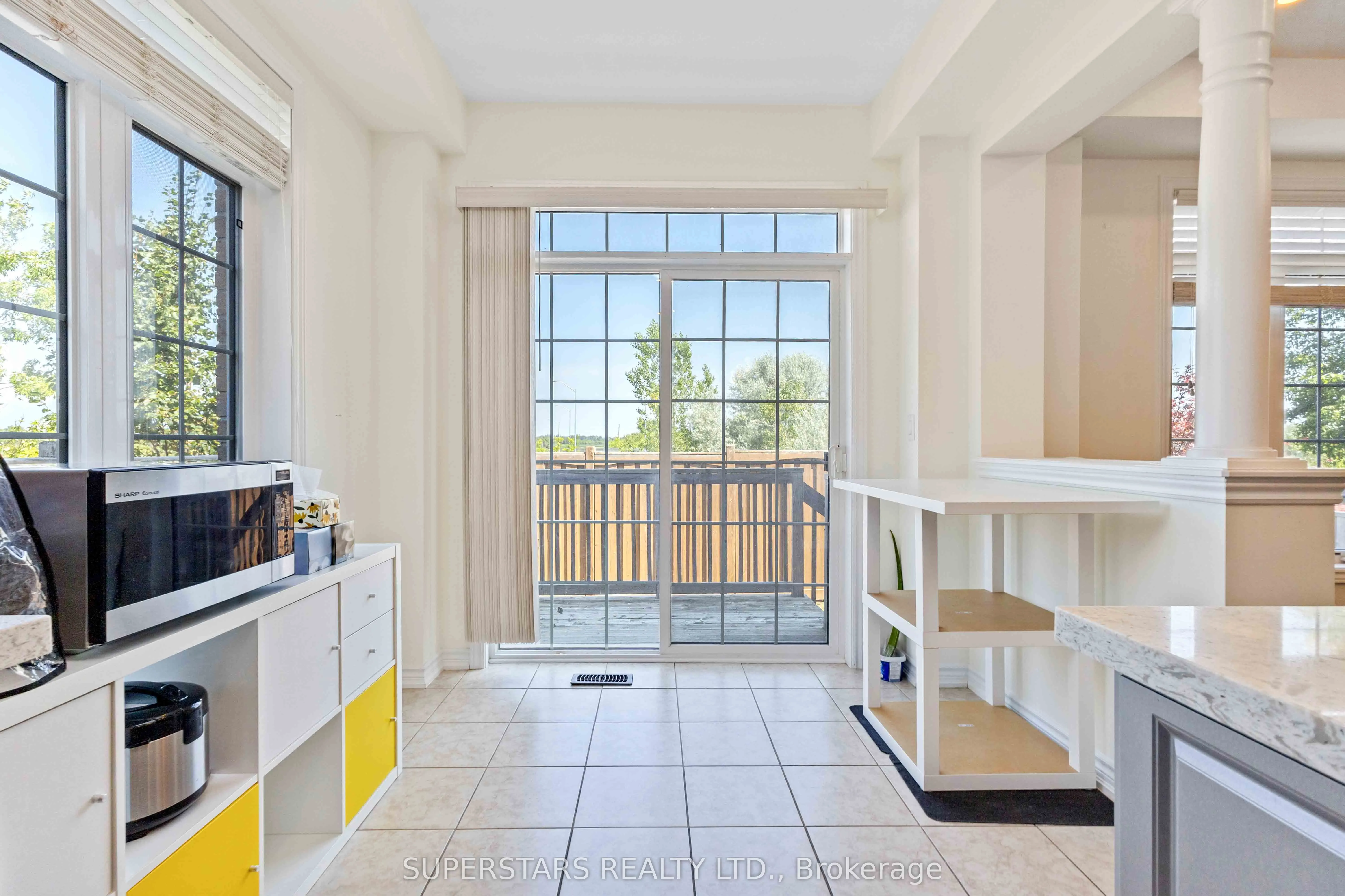 70 Living Cres Crescent