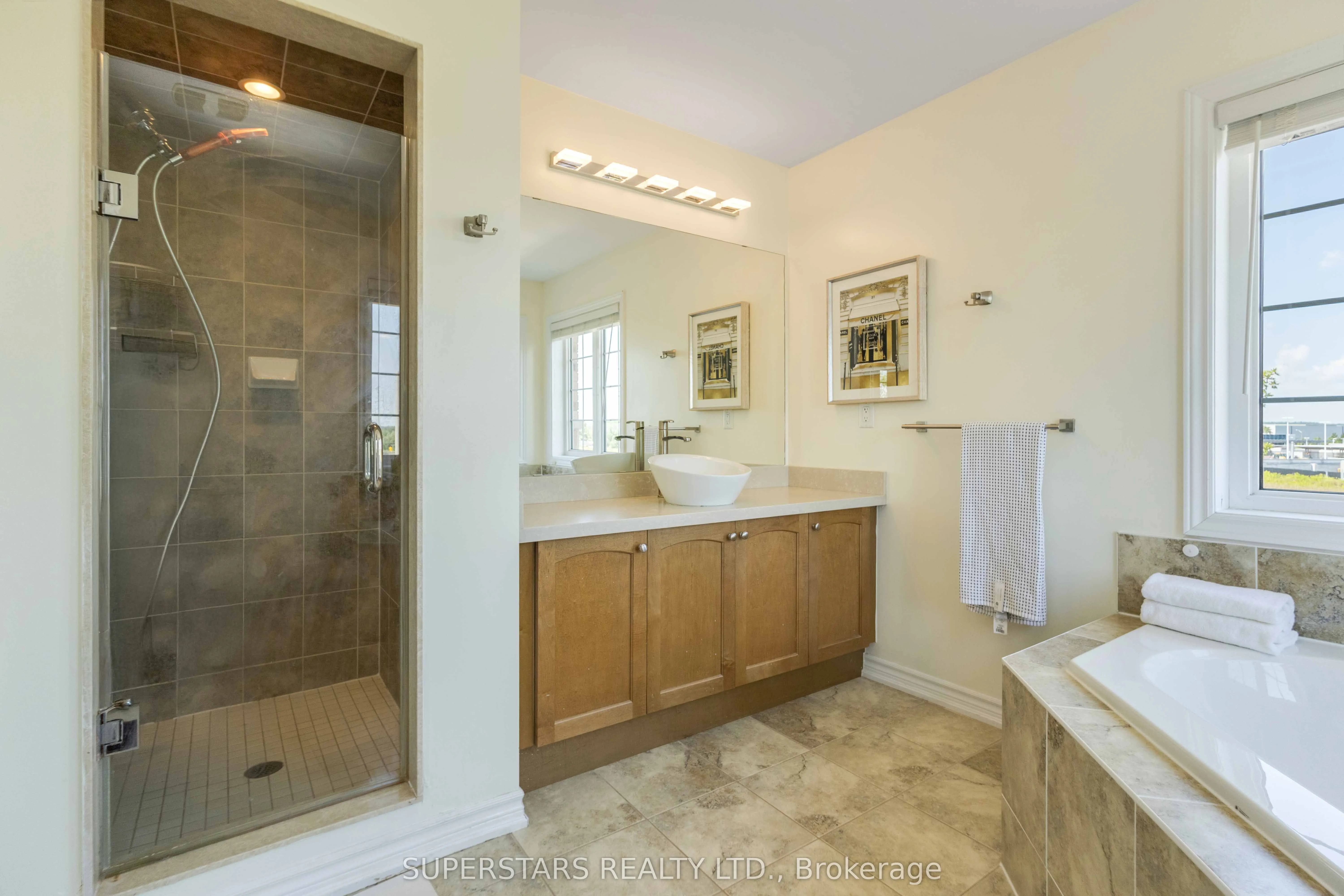 70 Living Cres Crescent