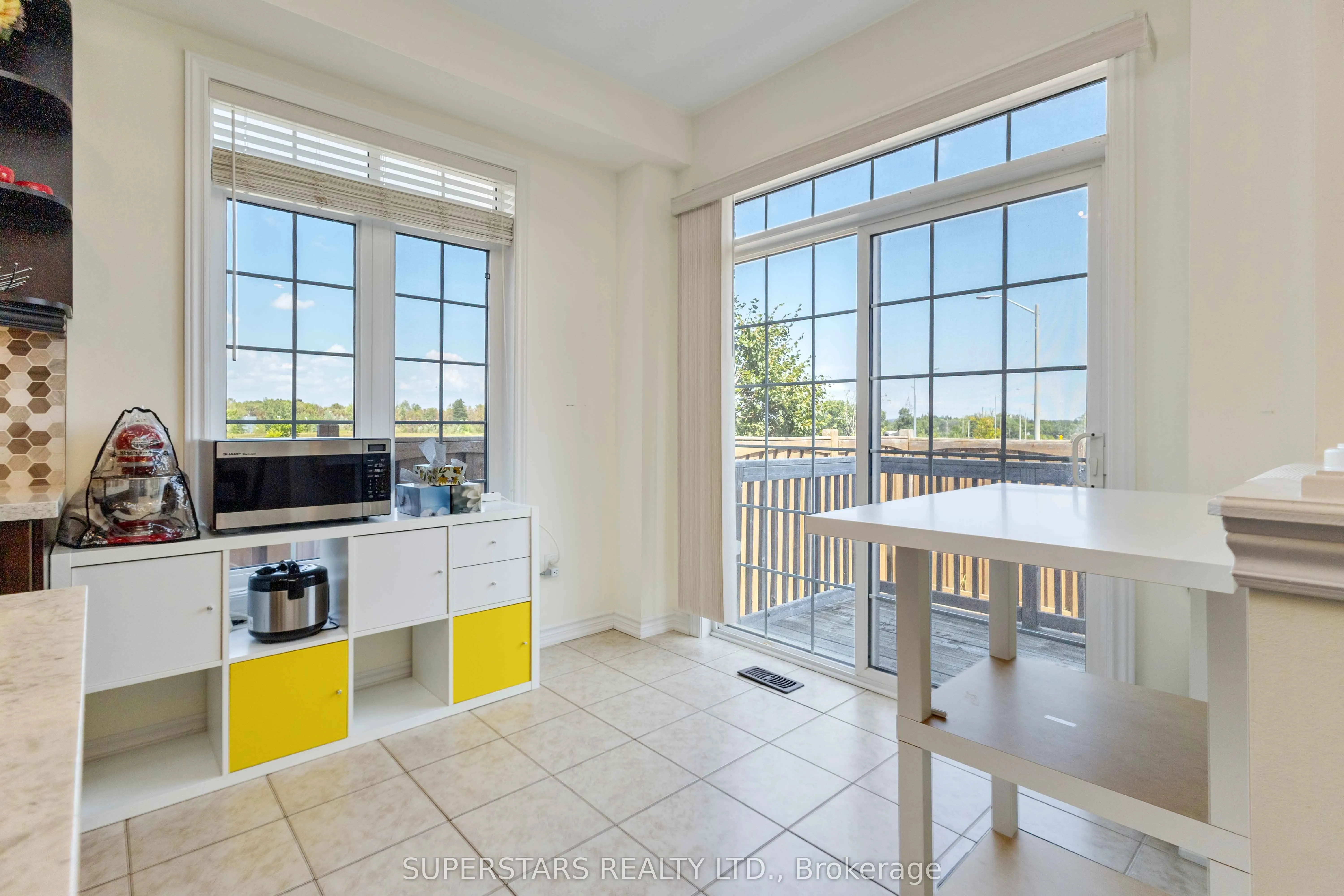 70 Living Cres Crescent