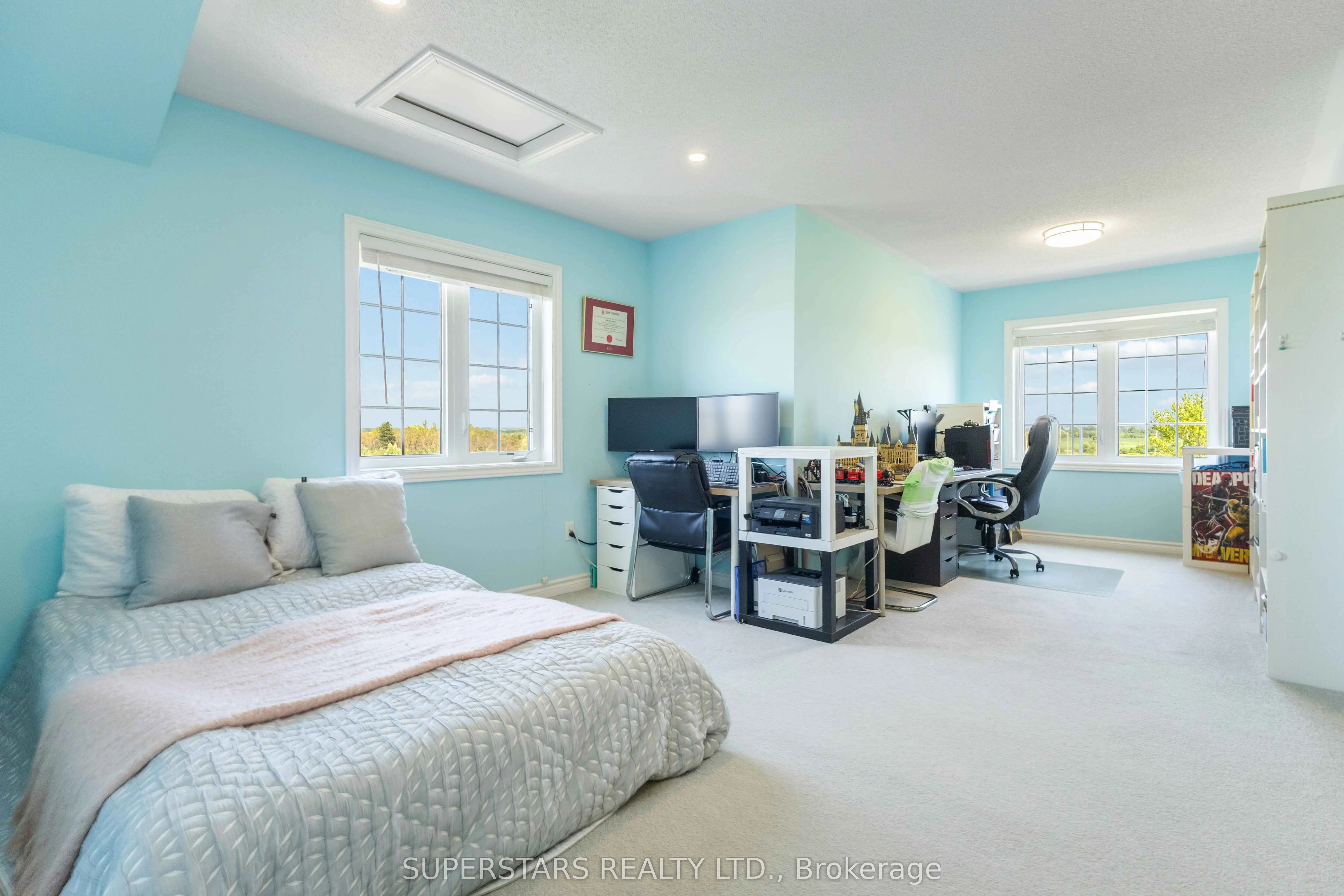70 Living Cres Crescent