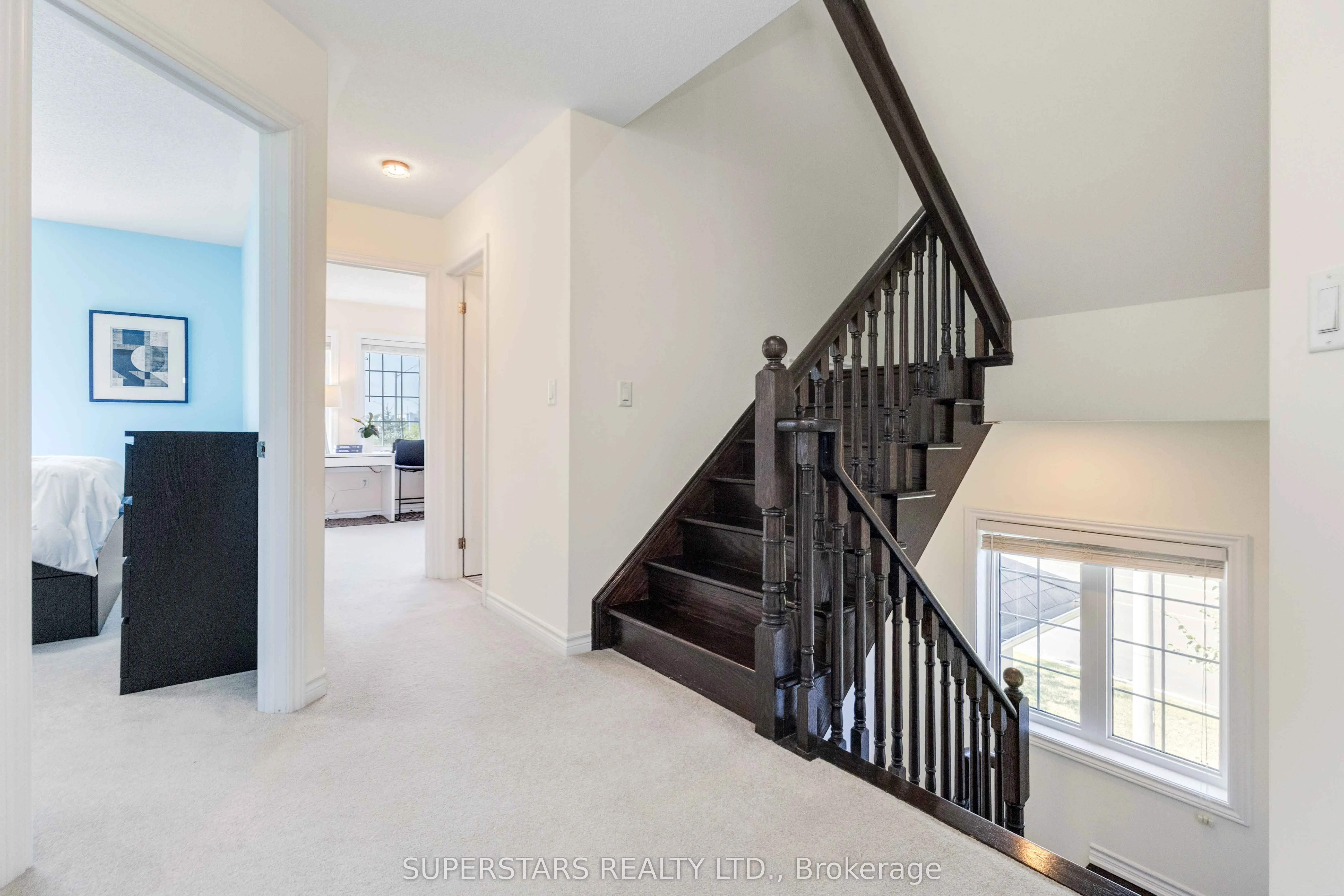 70 Living Cres Crescent