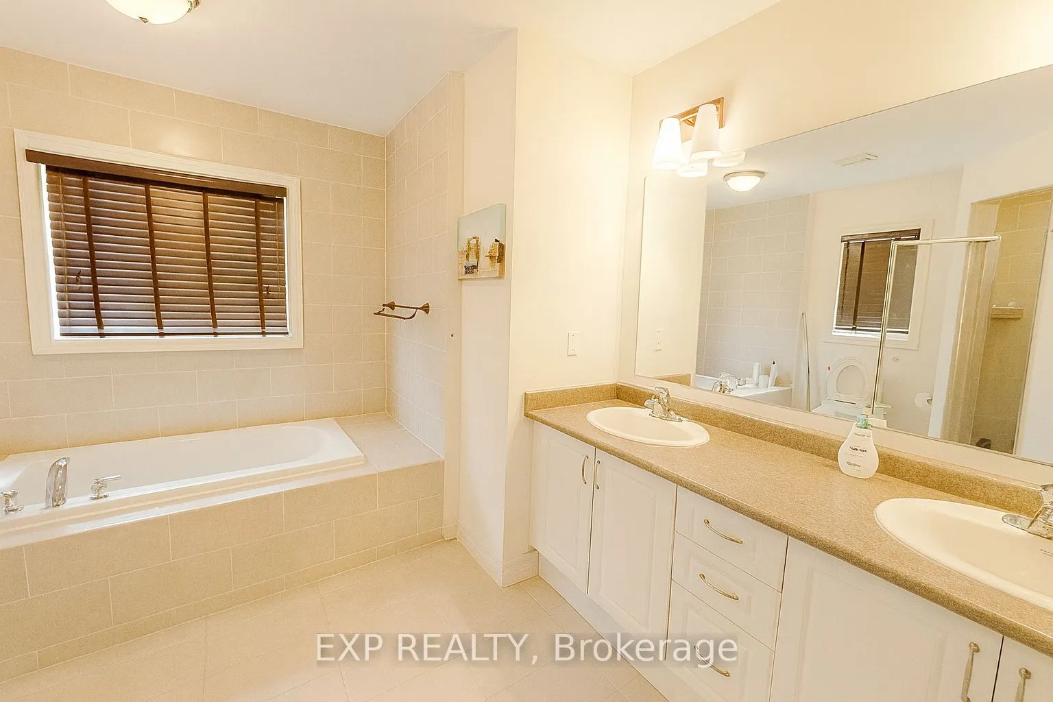278 The Bridle Walk