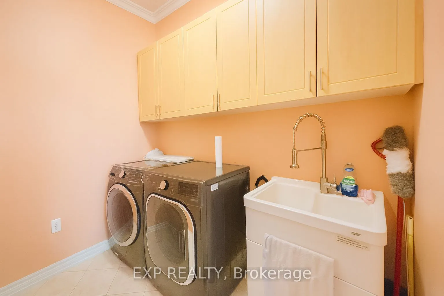 278 The Bridle Walk
