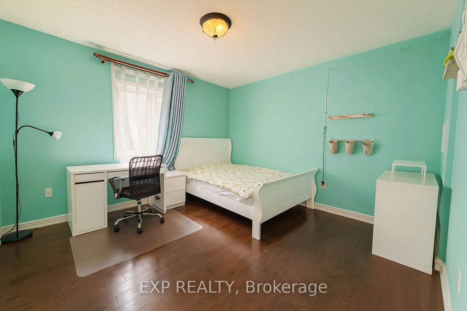 278 The Bridle Walk
