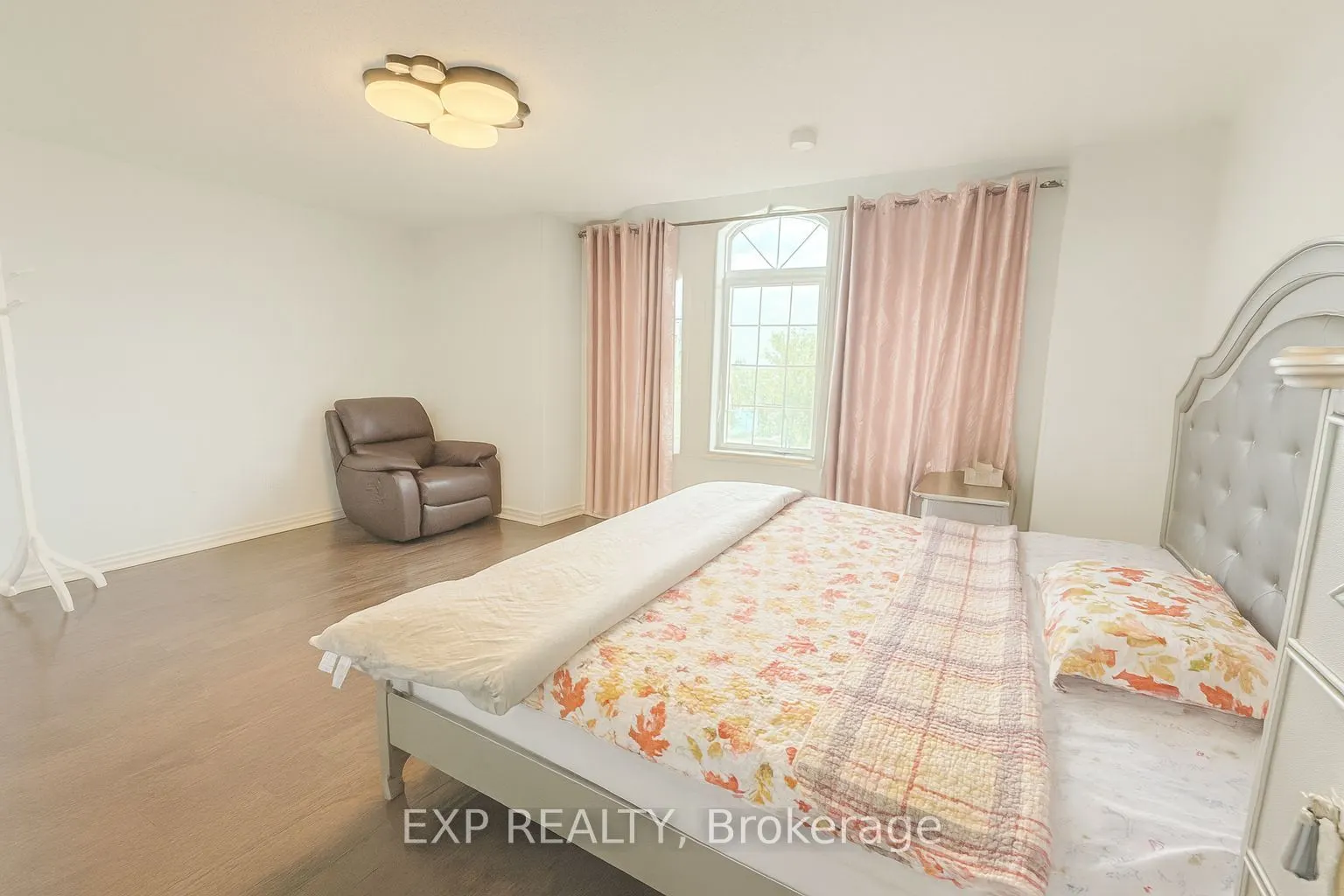 278 The Bridle Walk