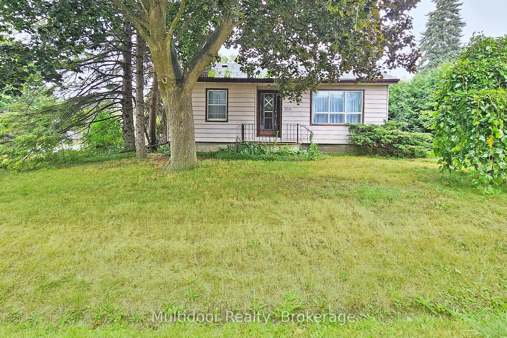 313 Christopher Street