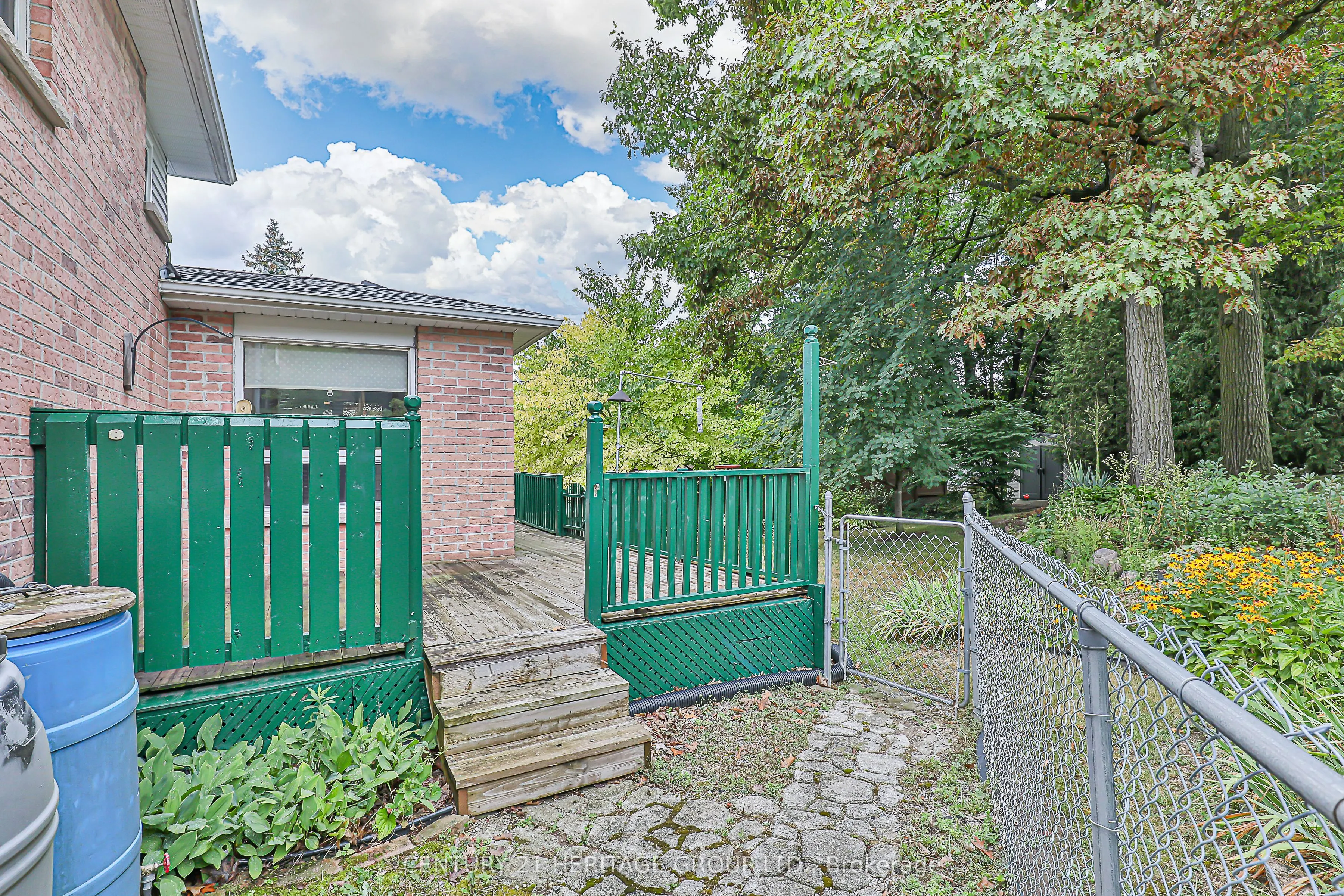 4 Beckett Avenue