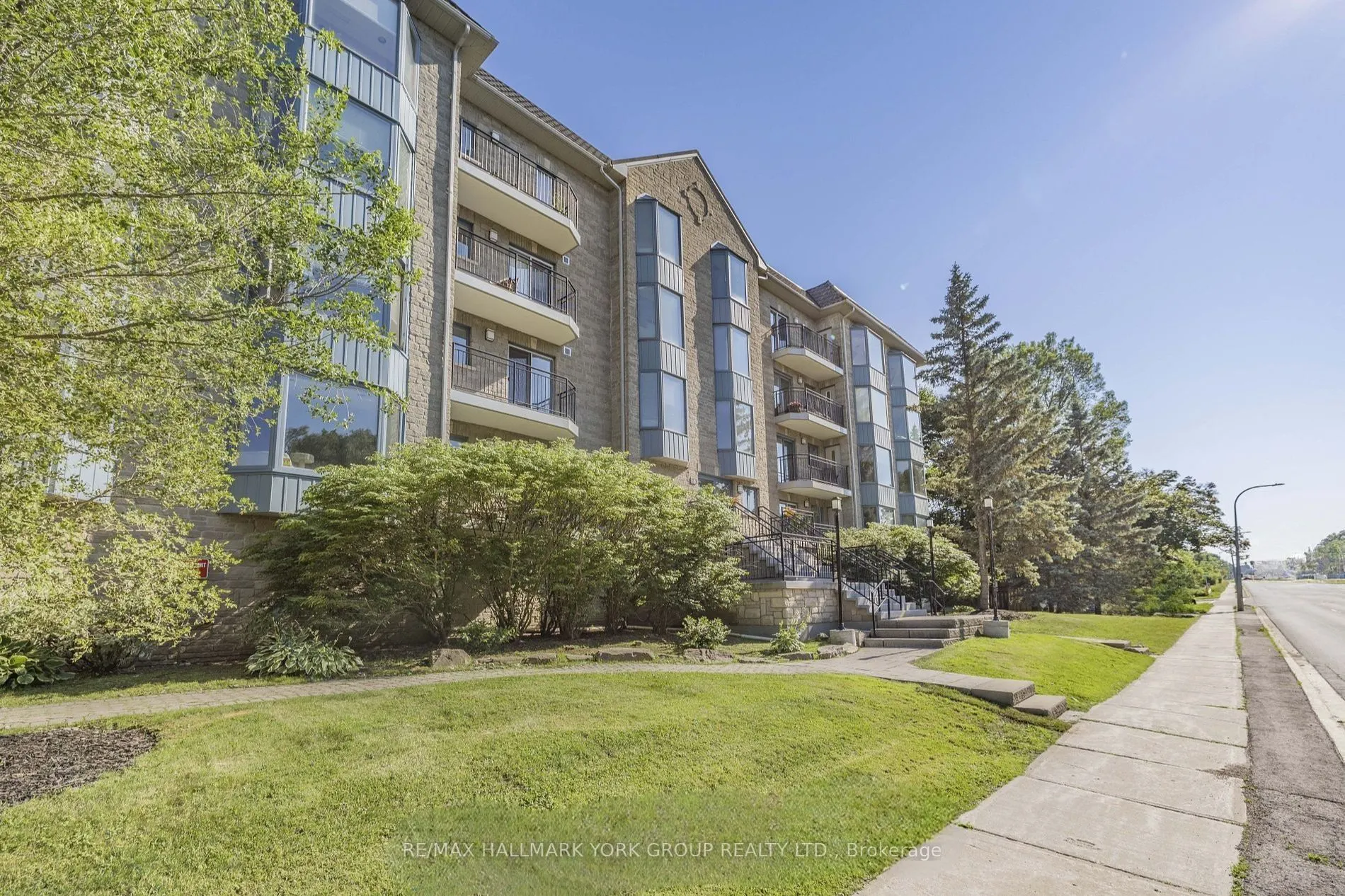 85 Wellington Street W, #310