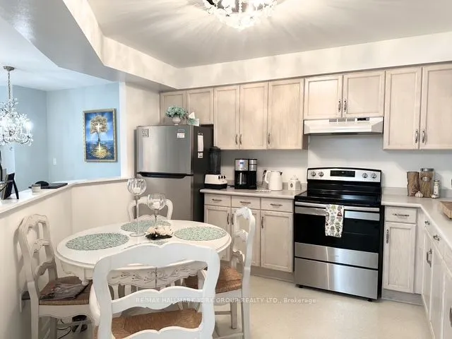 85 Wellington Street W, #310