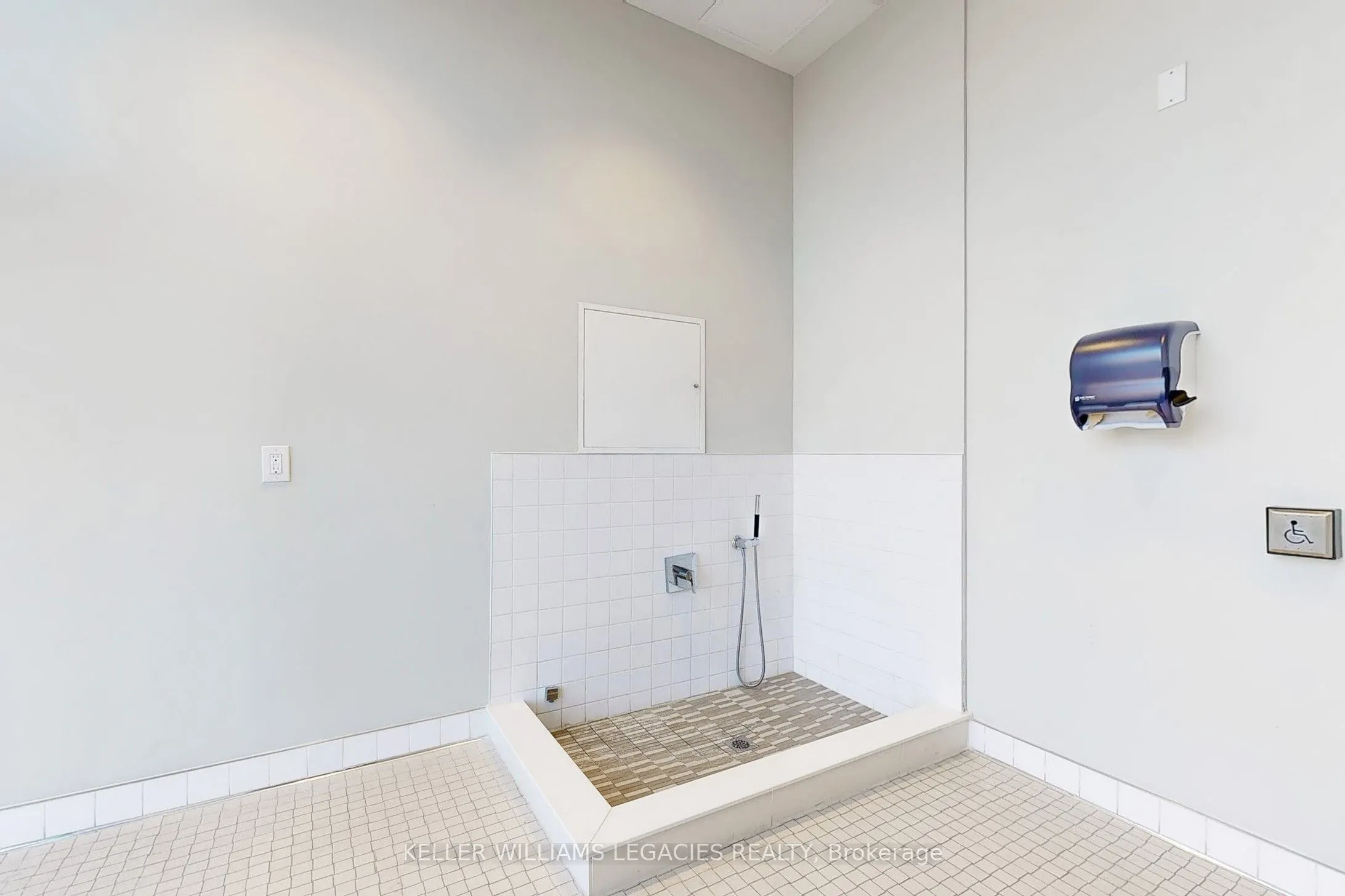 100 Eagle Rock Way, #211