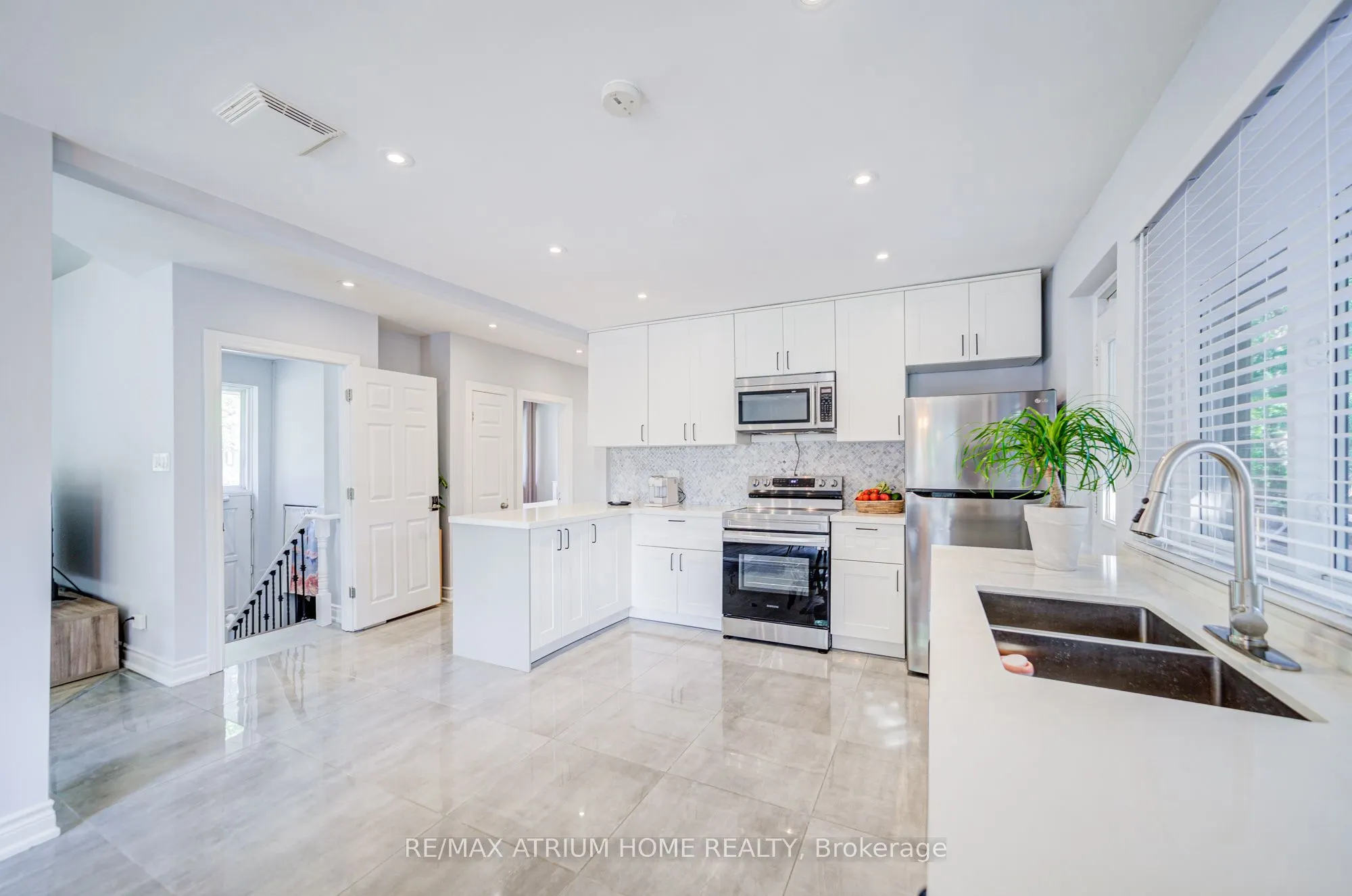 29 Starlight Crescent E