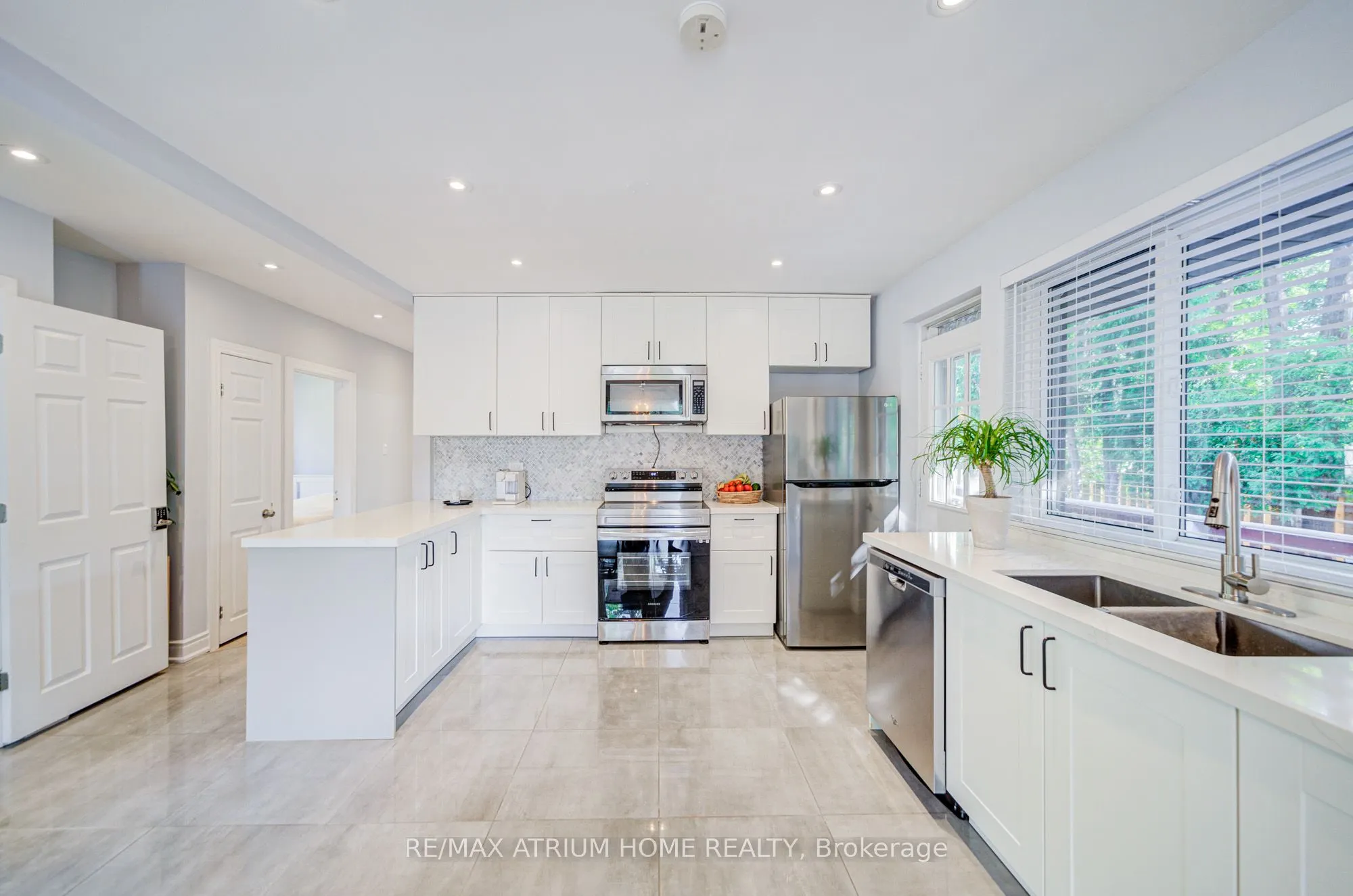 29 Starlight Crescent E