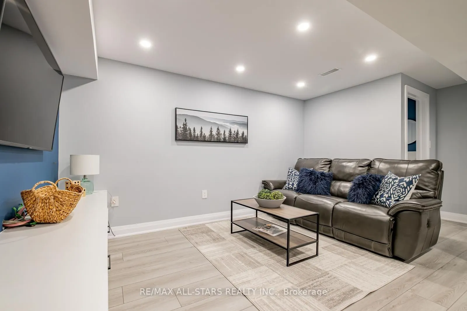 166 James Ratcliff Avenue