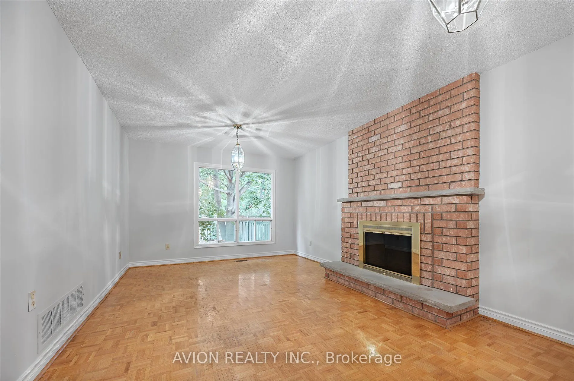 226 Westmount Boulevard
