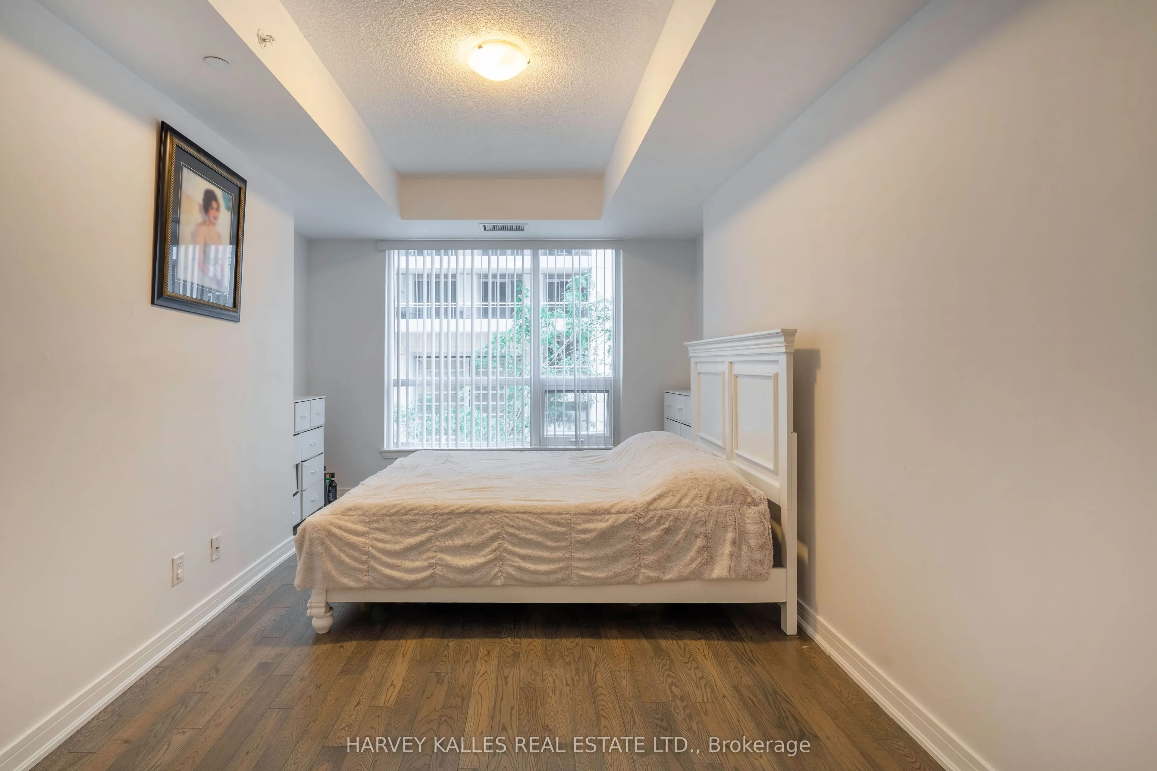 9199 Yonge Street, #SE204