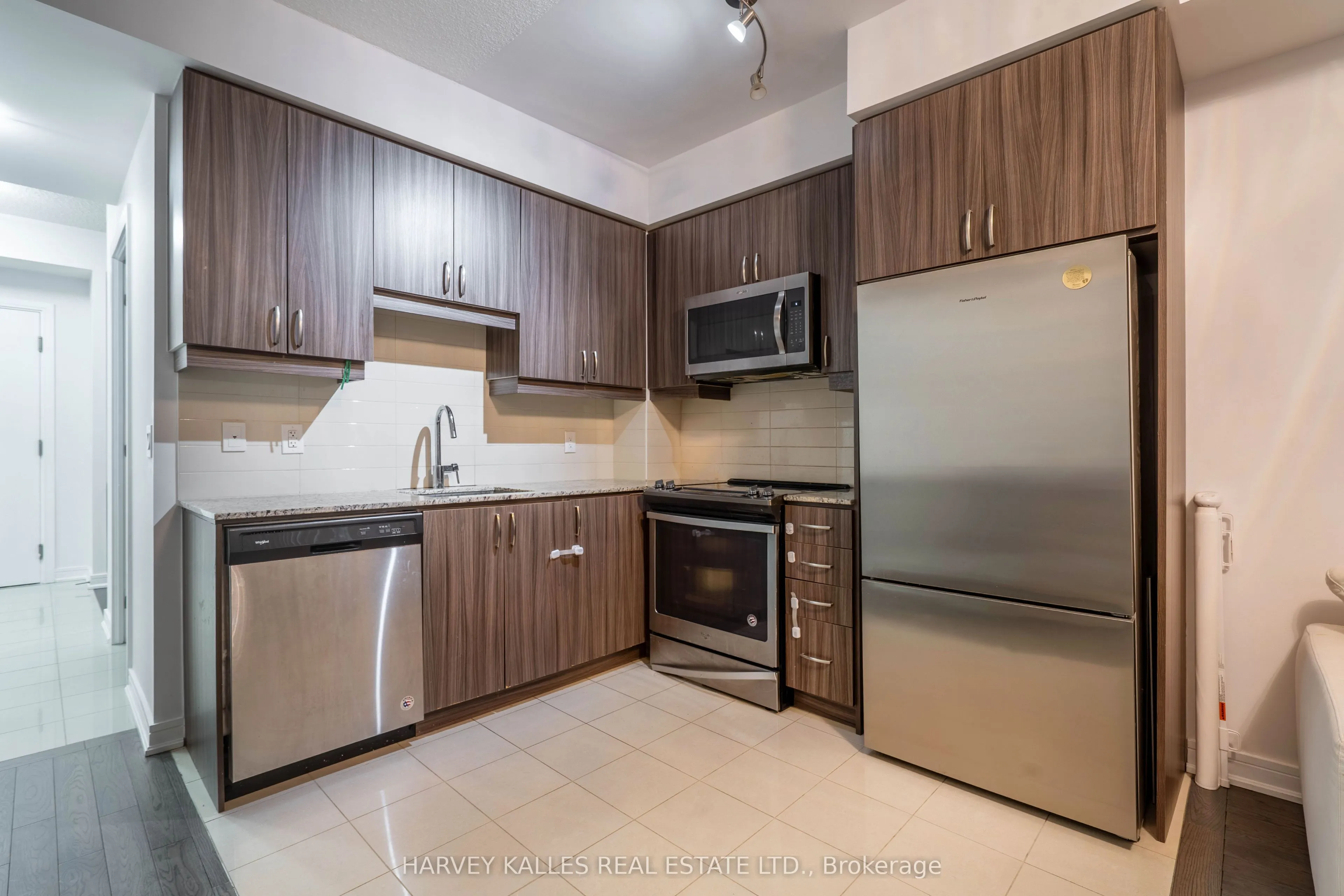 9199 Yonge Street, #SE204