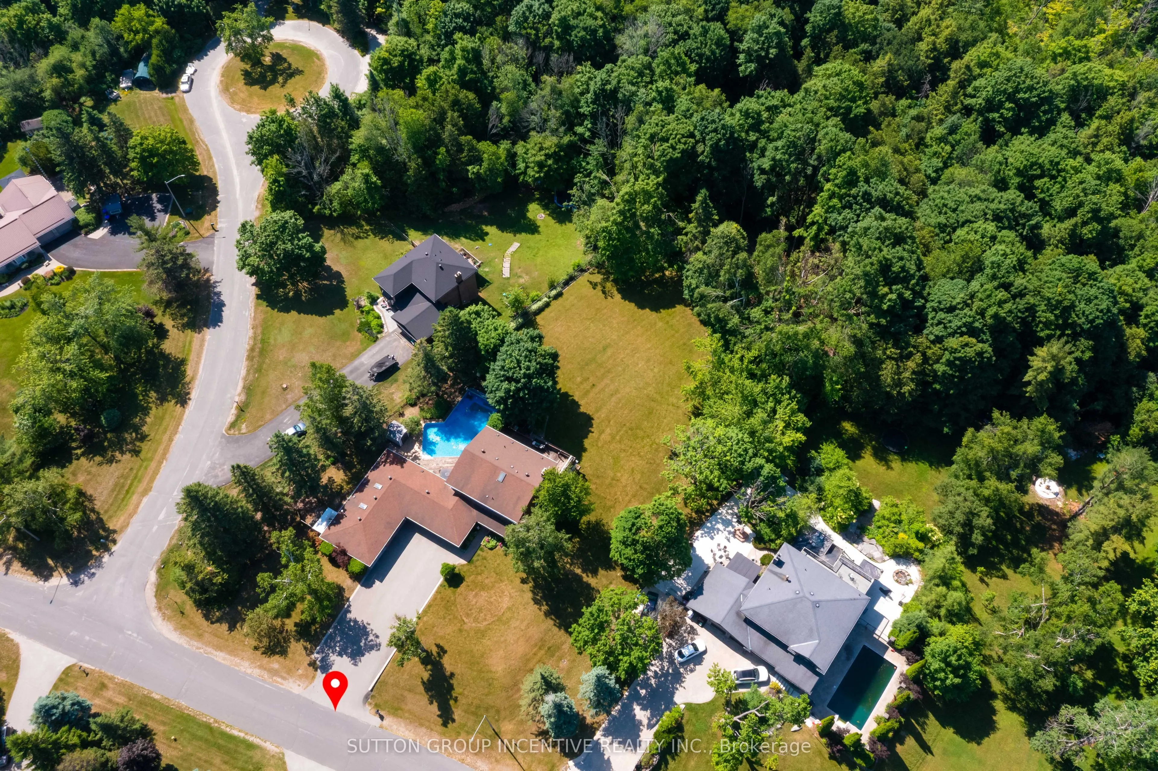 1983 Innisfil Heights Crescent