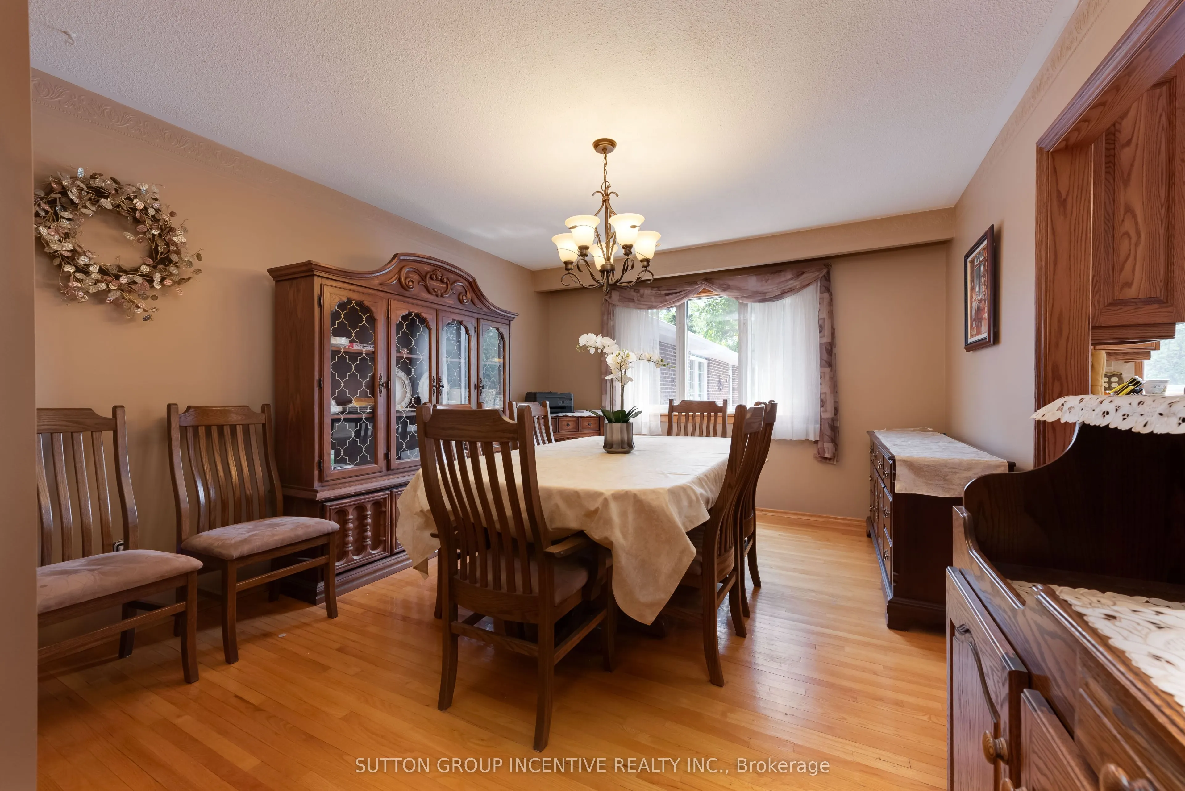 1983 Innisfil Heights Crescent