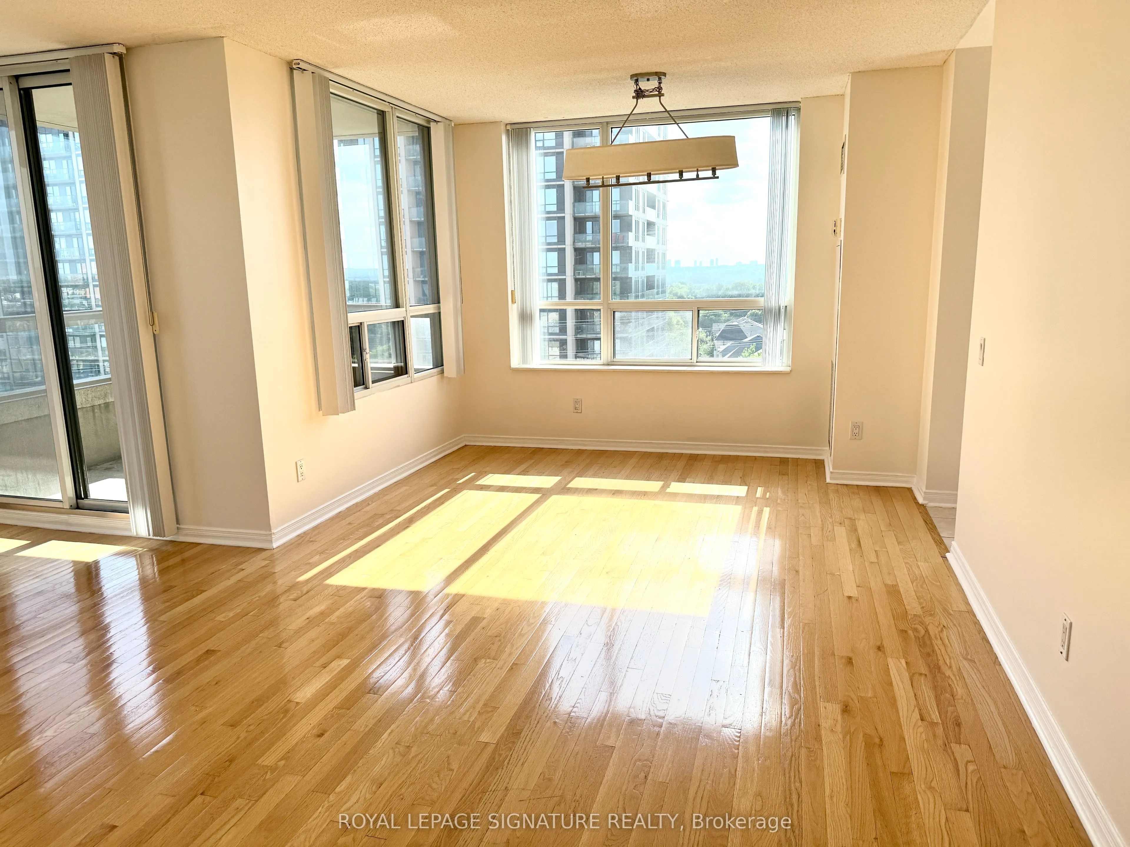 9 Northern Heights Drive, #905