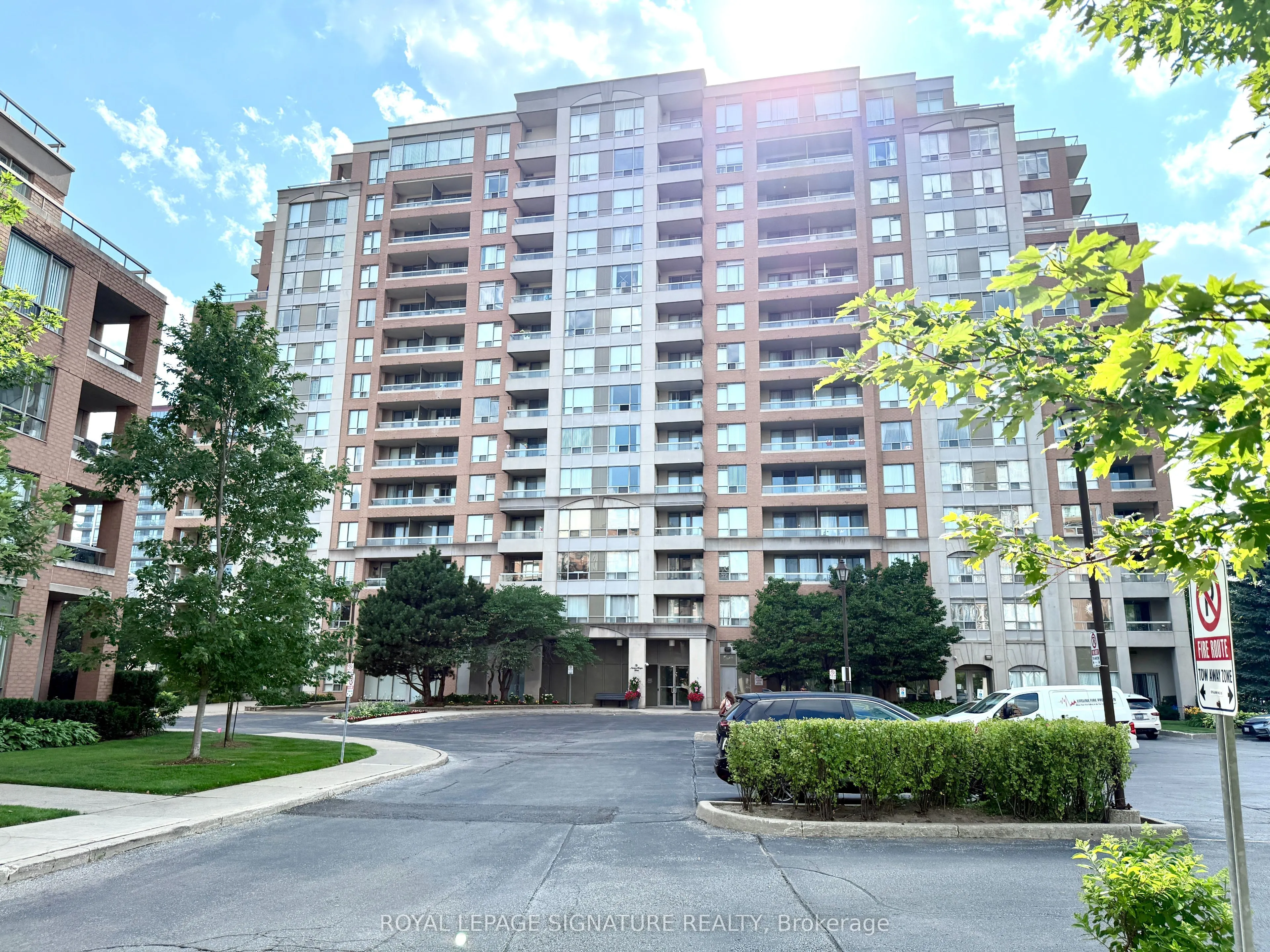9 Northern Heights Drive, #905